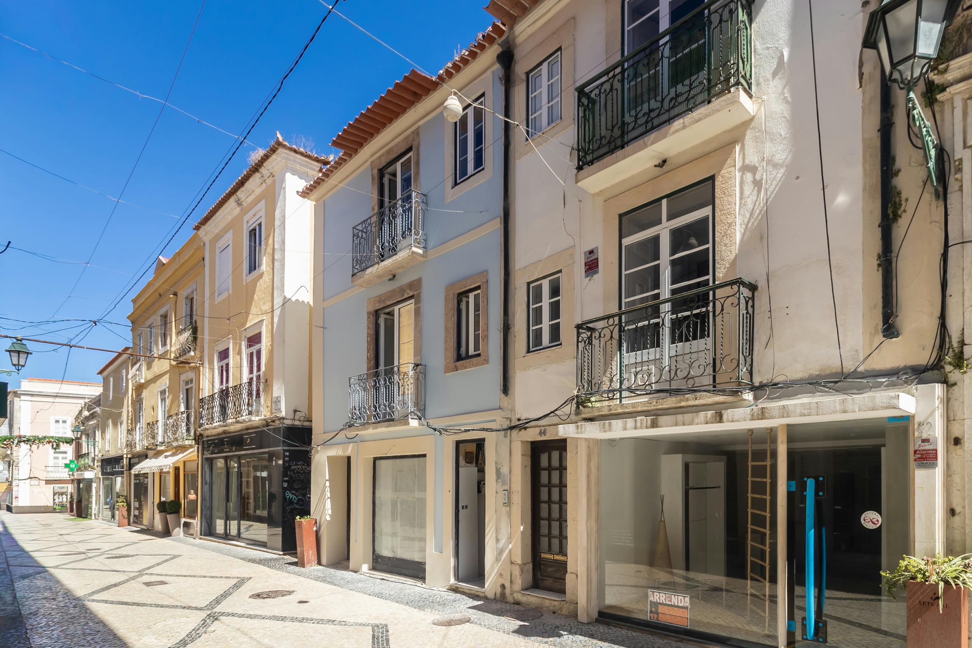 Apartament de închiriat pentru 1.600 EUR pe lună în Setúbal, Rua Doutor Paula Borba
