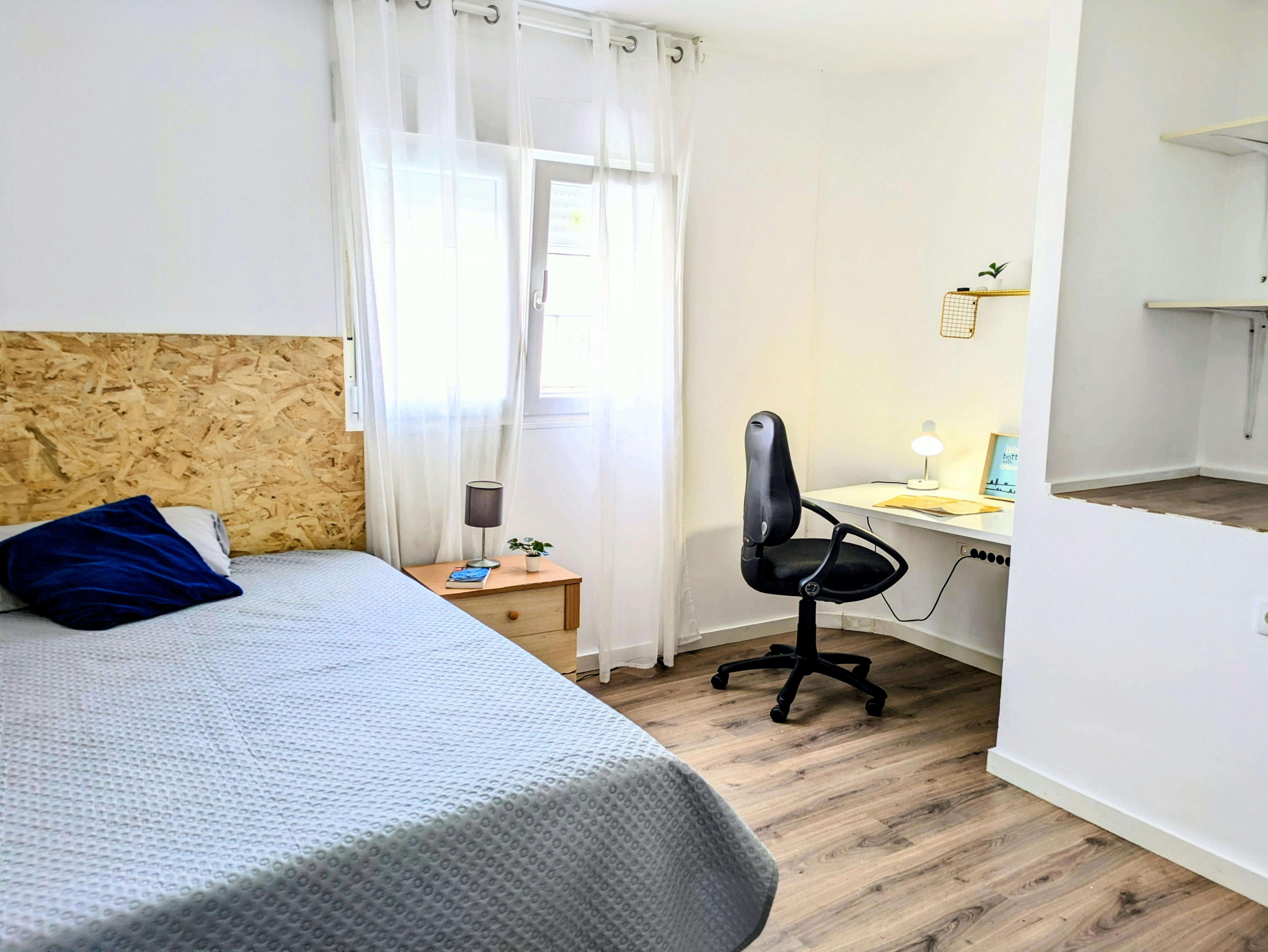 私人房间 正在以 €460 的月租出租，其位于 Alfara del Patriarca, Carrer de la Mare de Déu dels Dolors