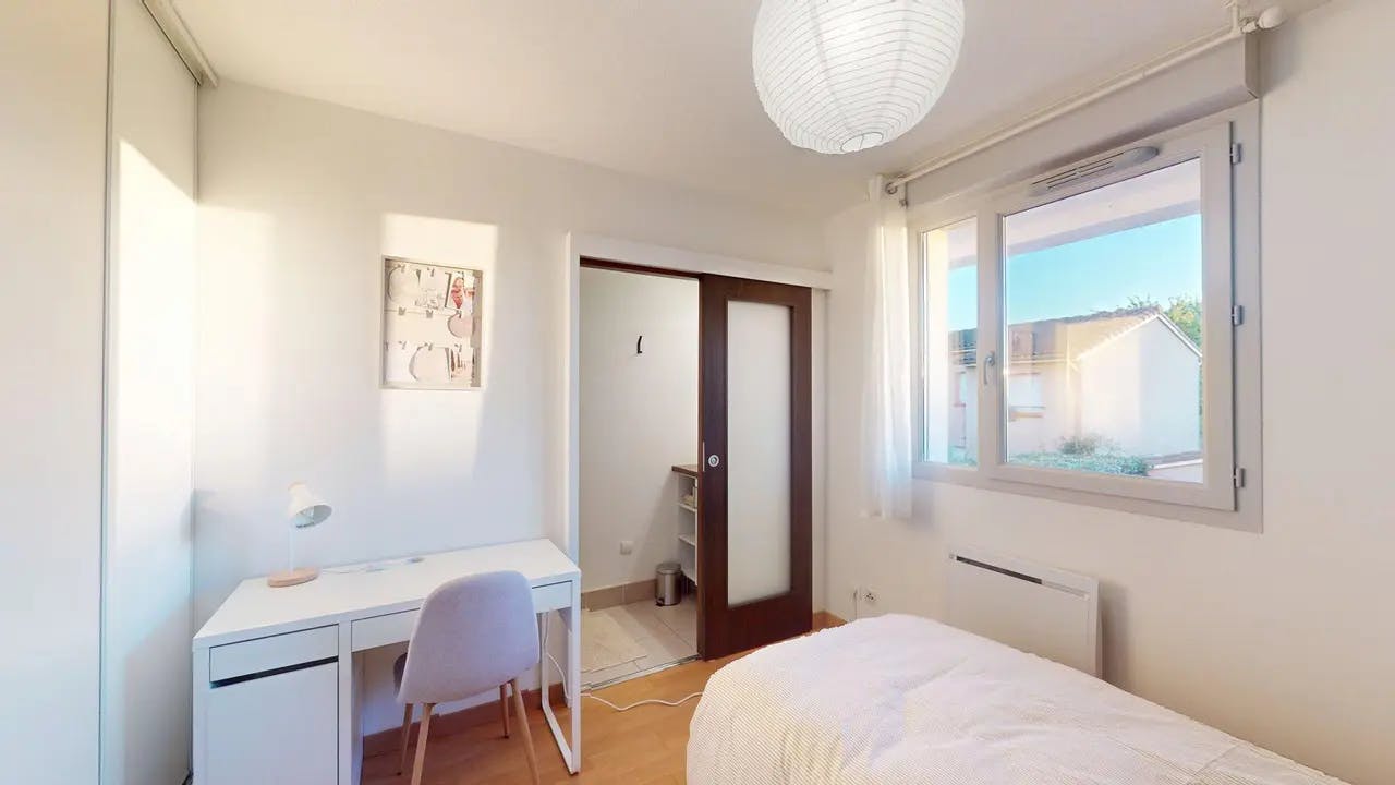 Private room in Rue Maurice Melat, Toulouse (1732145) room image 1