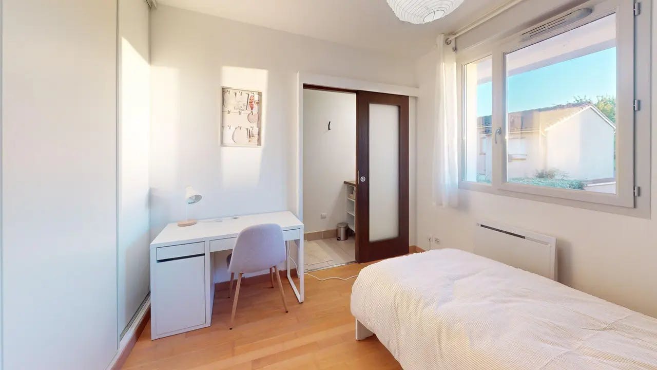 Private room in Rue Maurice Melat, Toulouse (1732145) room image 2