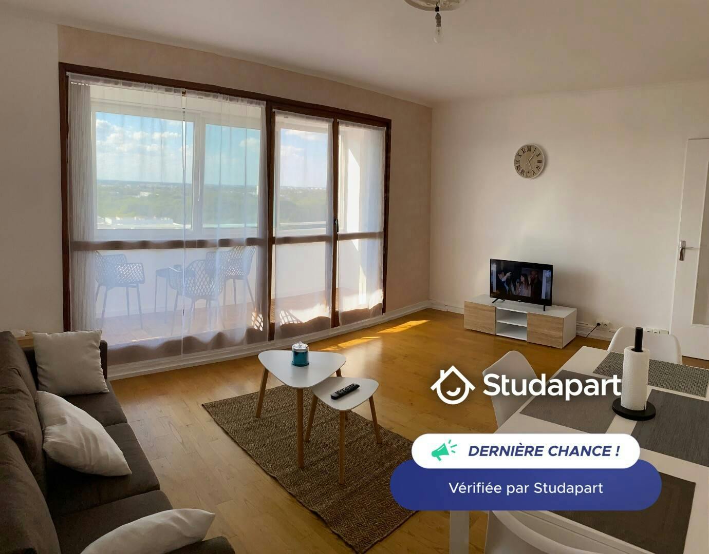 Appartamento in affitto a 450 € al mese a Orléans, Place du Val