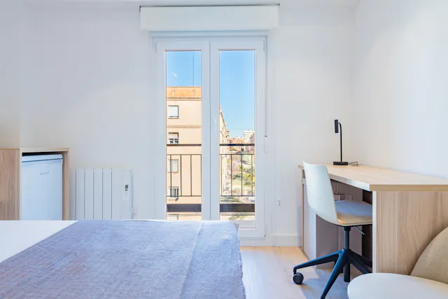 Private room in Carrer dels Sants Just i Pastor, Valencia (1732303) room image 2