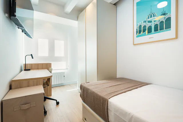 Private room in Carrer dels Sants Just i Pastor, Valencia (1732313) room image 1