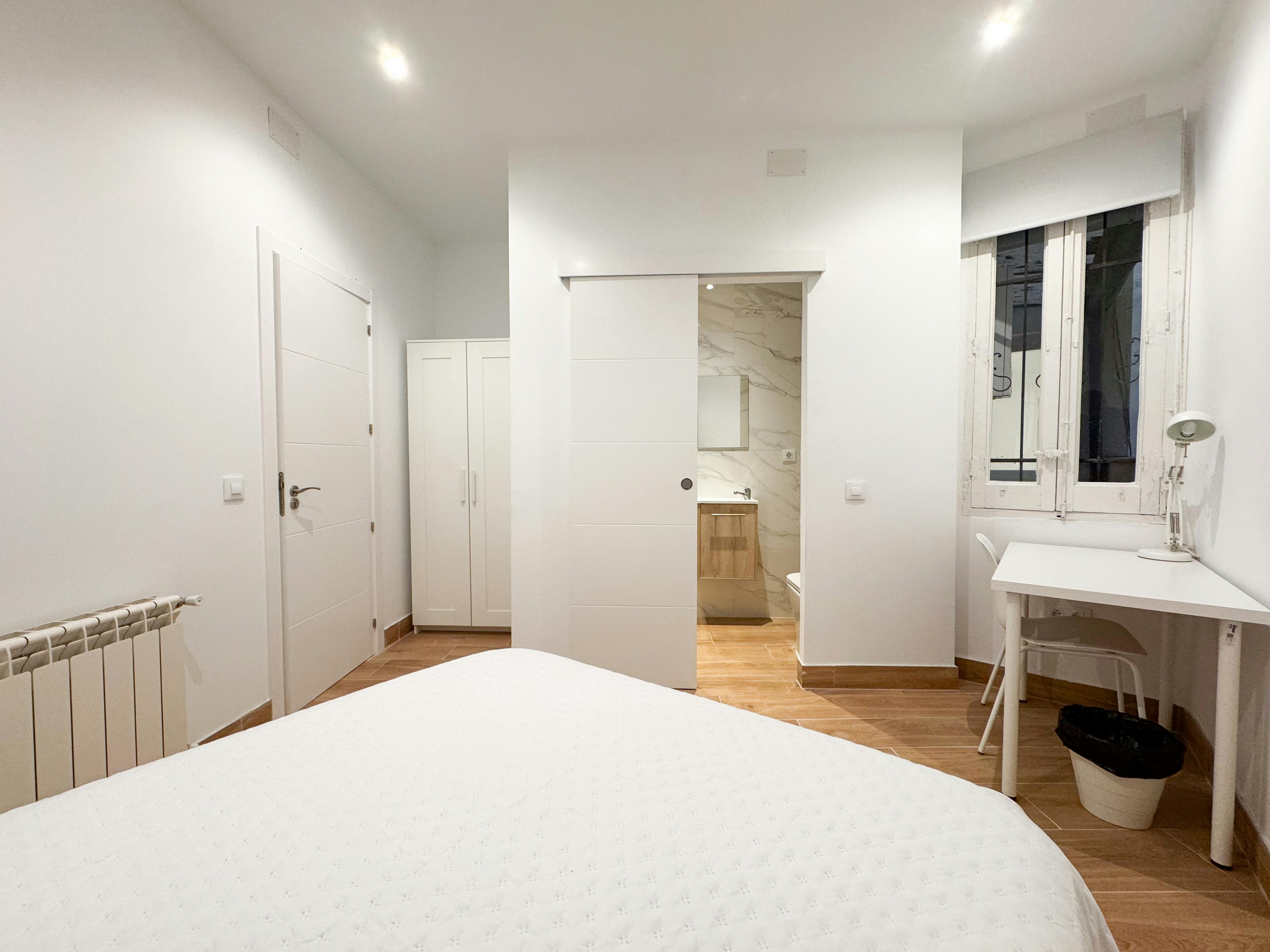 Glorieta Embajadores, Madrid preview