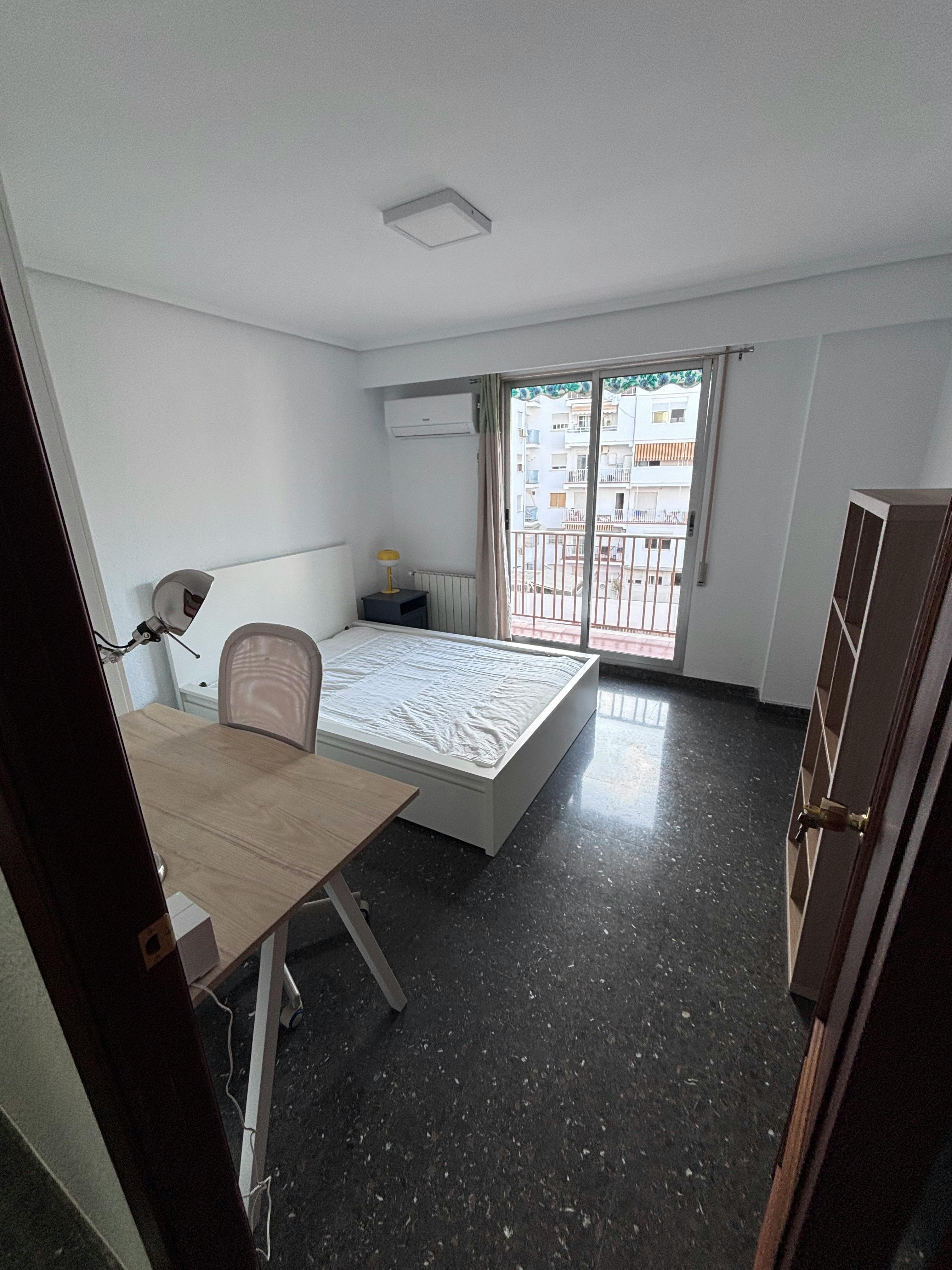 Carrer de Peris Brell, Valencia preview