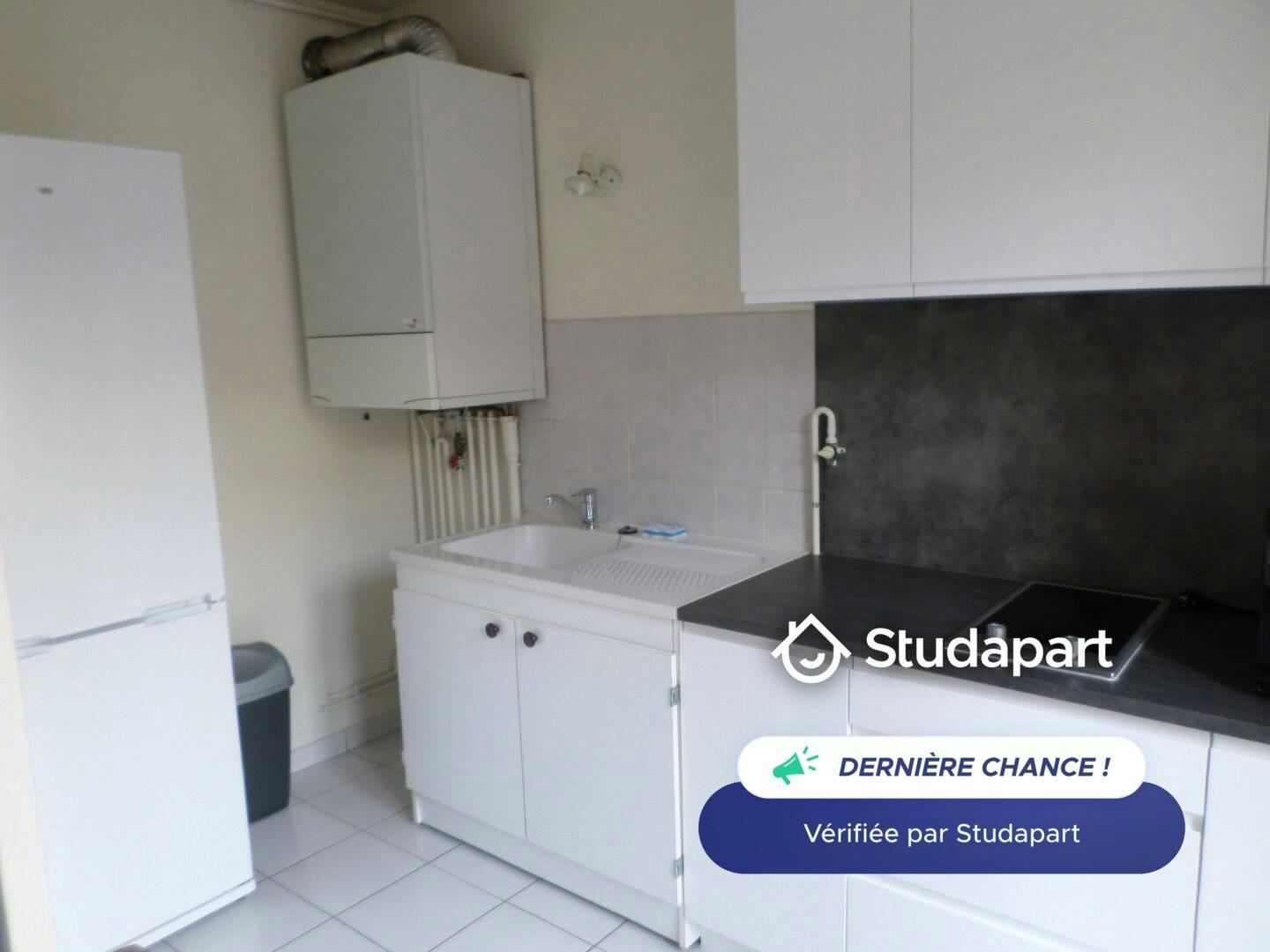 Appartement te huur voor € 565 per maand in Reims, Rue de Bezannes