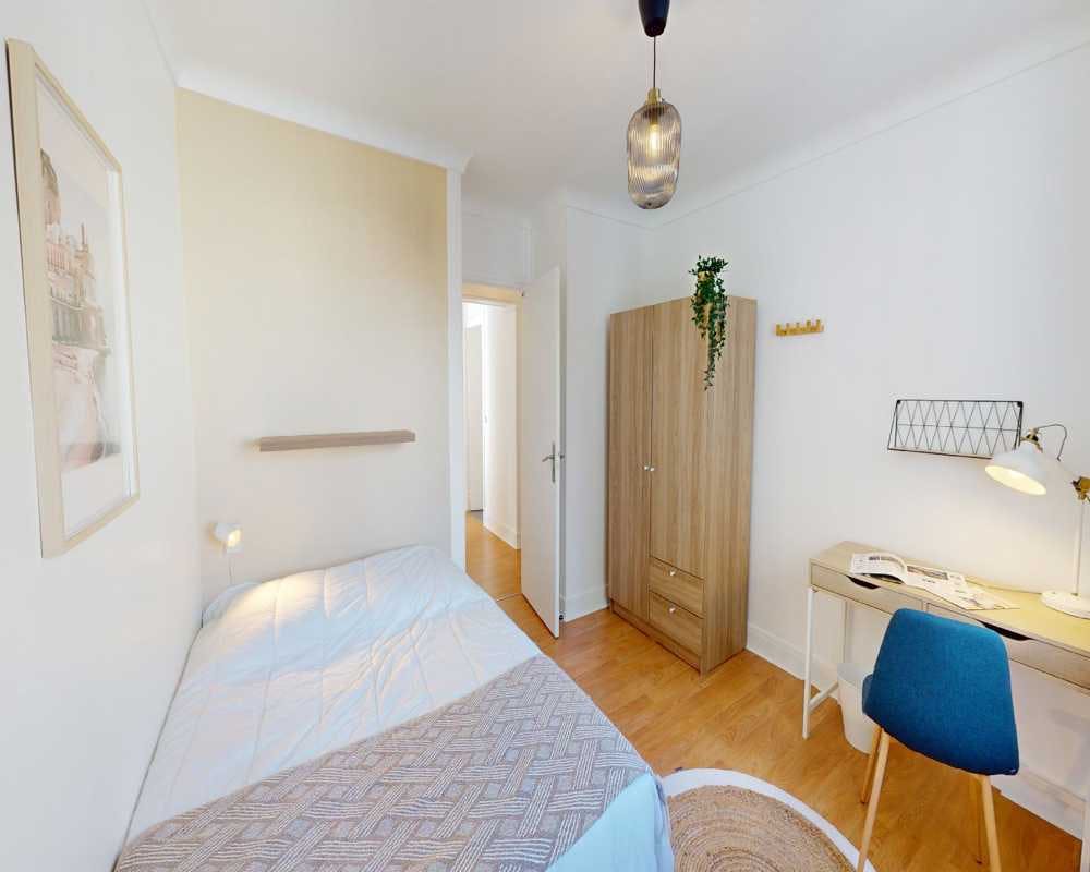Rue de Saussure, Paris preview