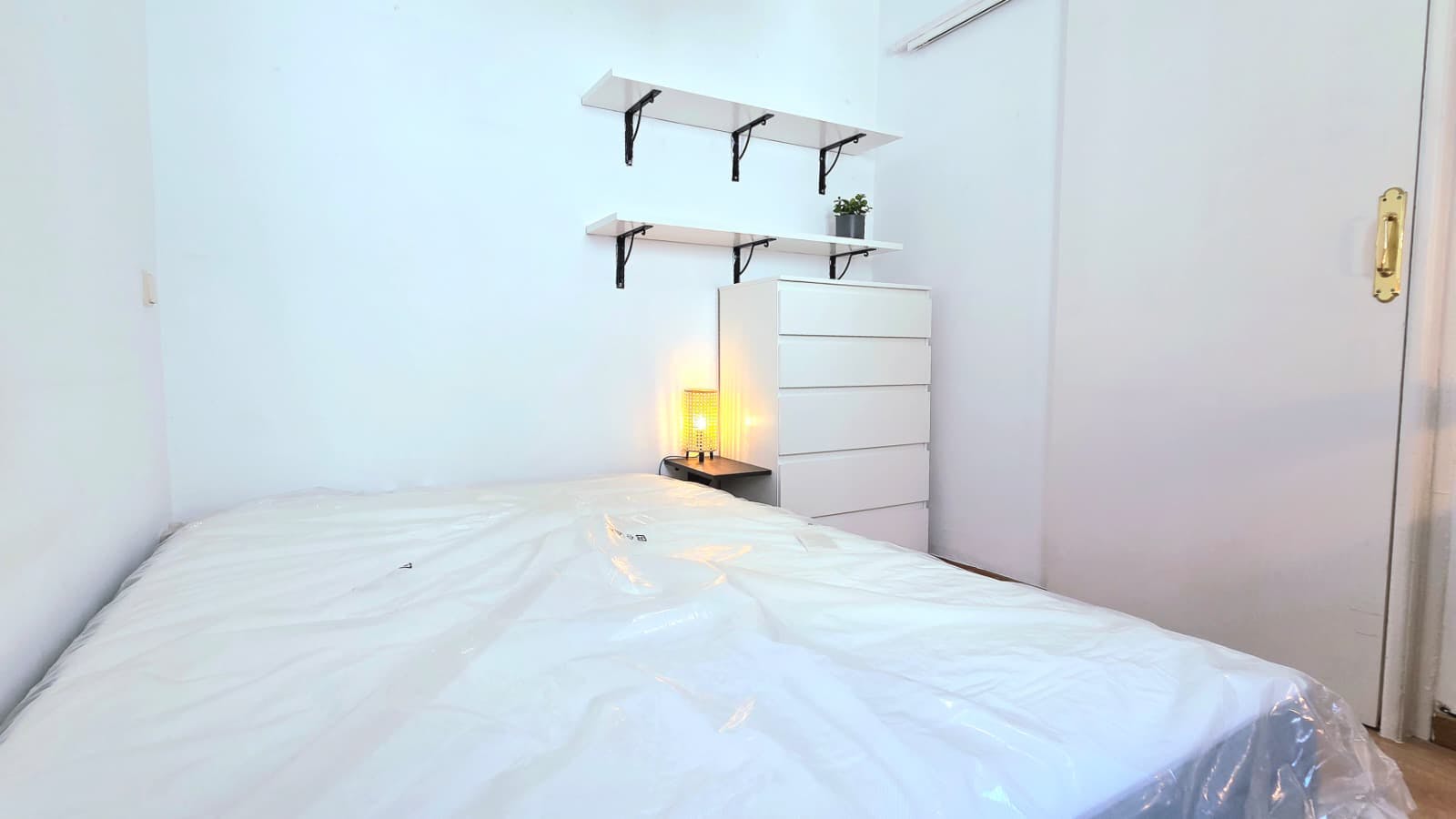 2-Bedroom Apartment in Calle de Trafalgar, Madrid (1732591) room image 8