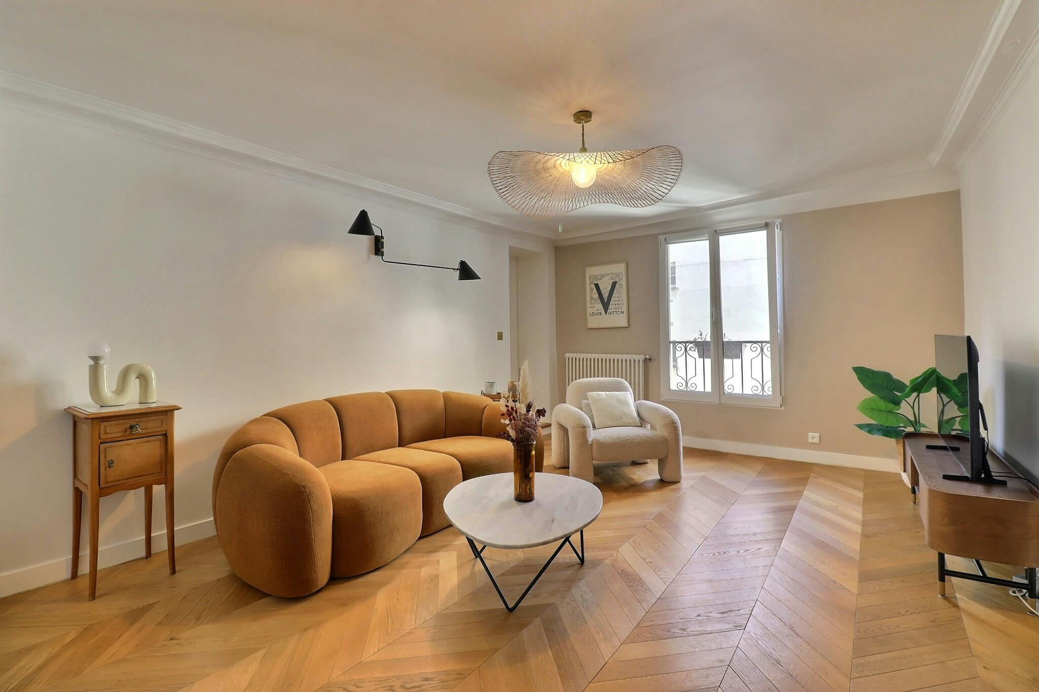 1-Bedroom Apartment in Rue de Surène, Paris (1732645) ROOM 2