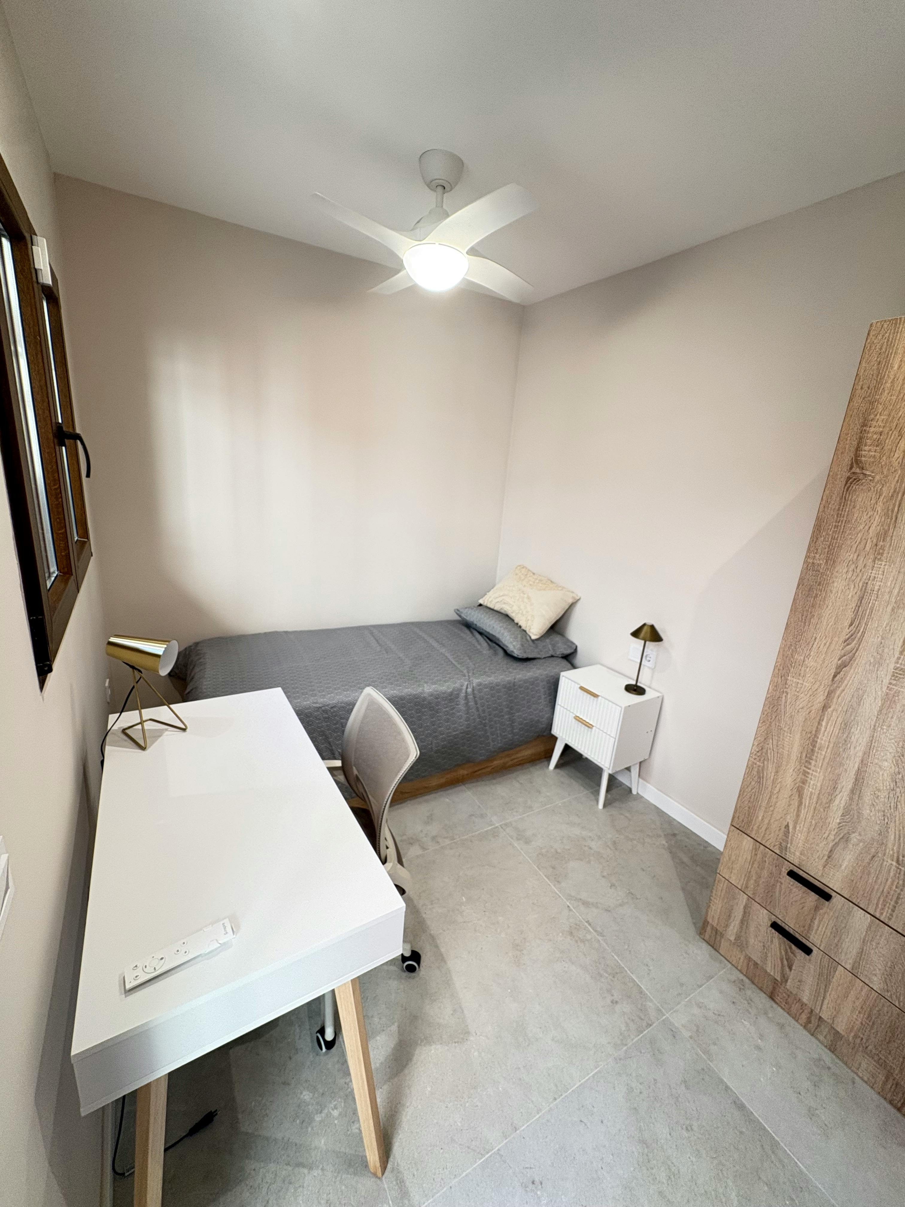 Дом сдается в аренду за 490 € в месяц в Valencia, Carrer de Colón