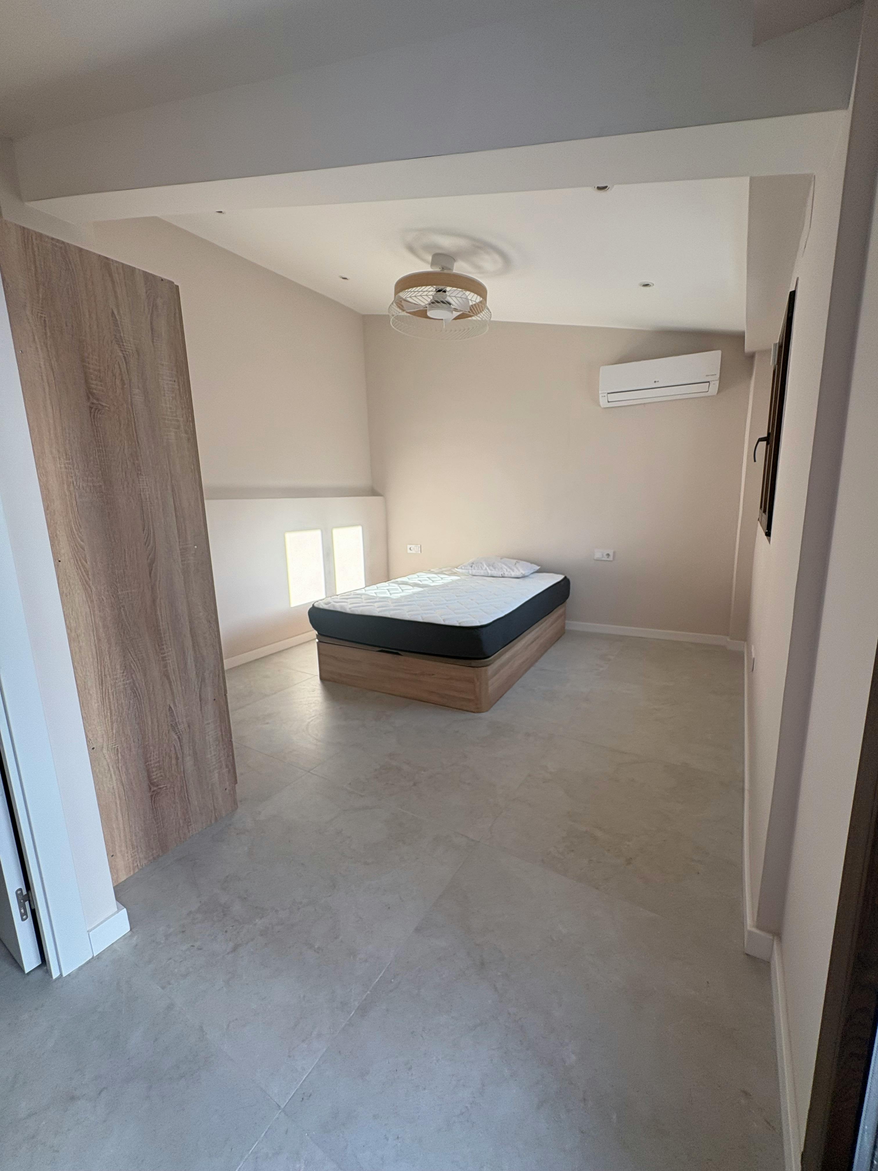Haus zu mieten für 710 € pro Monat in Valencia, Carrer de Colón
