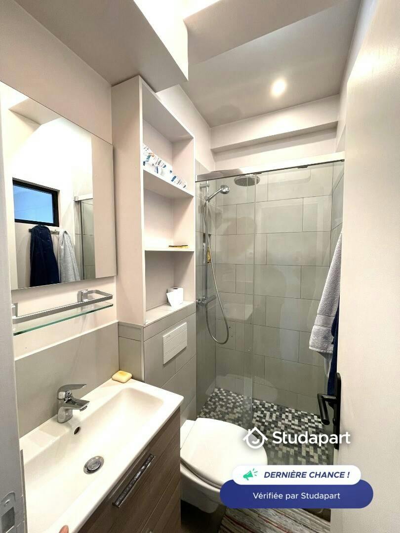 Appartement – Paris, 10th Arrondissement - Plus