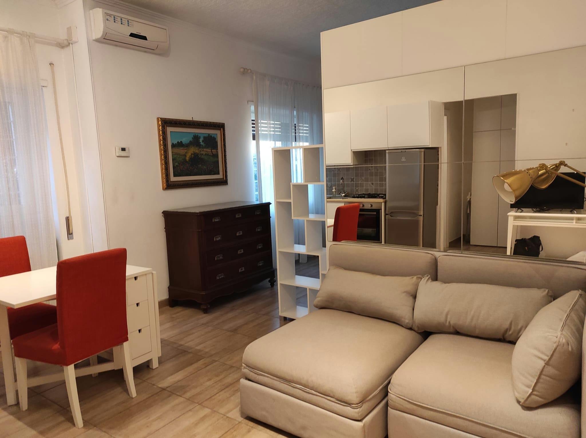 Студия сдается в аренду за 1 100 € в месяц в Rome, Via Luciano Zuccoli