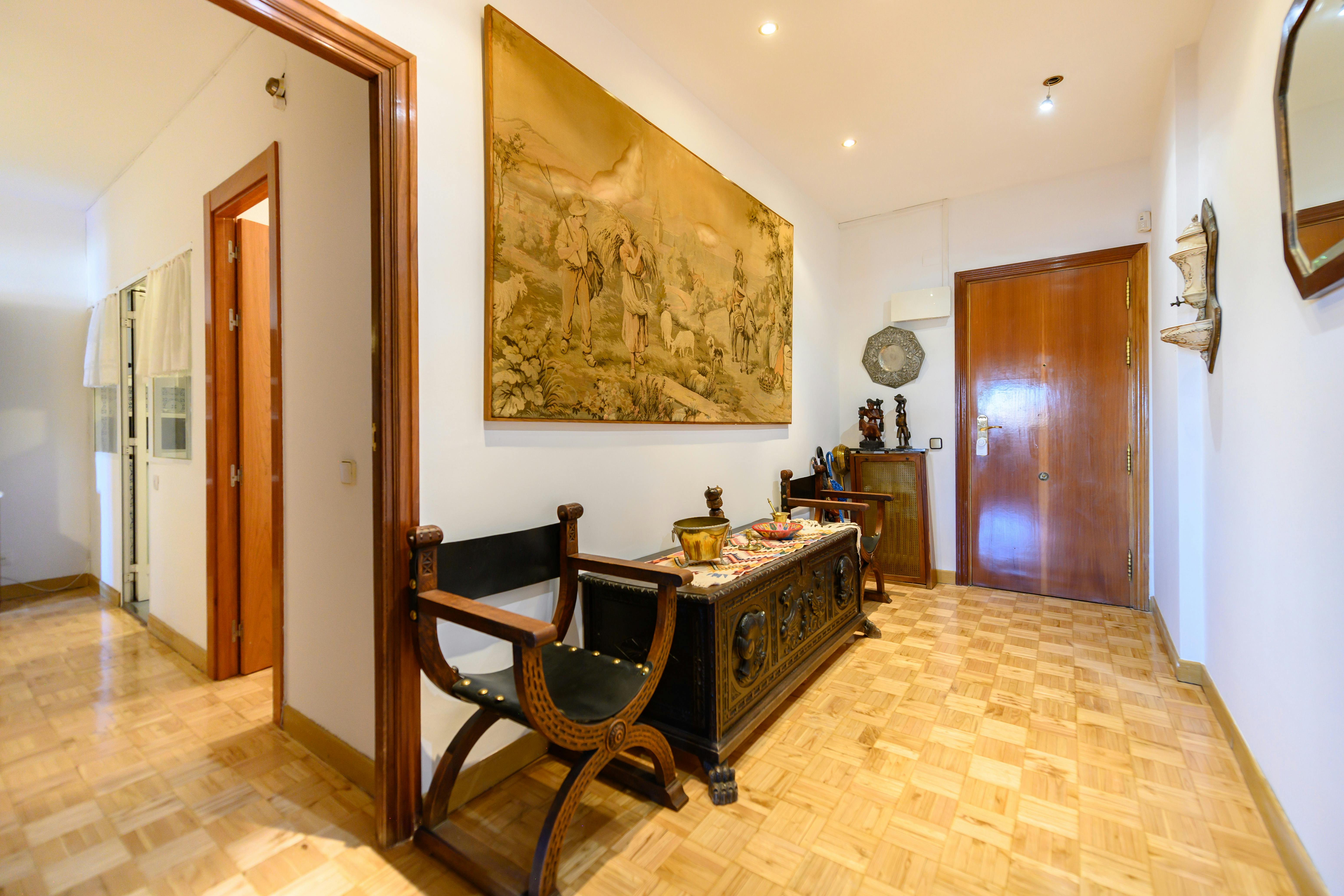 5-Bedroom Apartment in Calle de los Pirineos, Madrid (1732727) ROOM 4