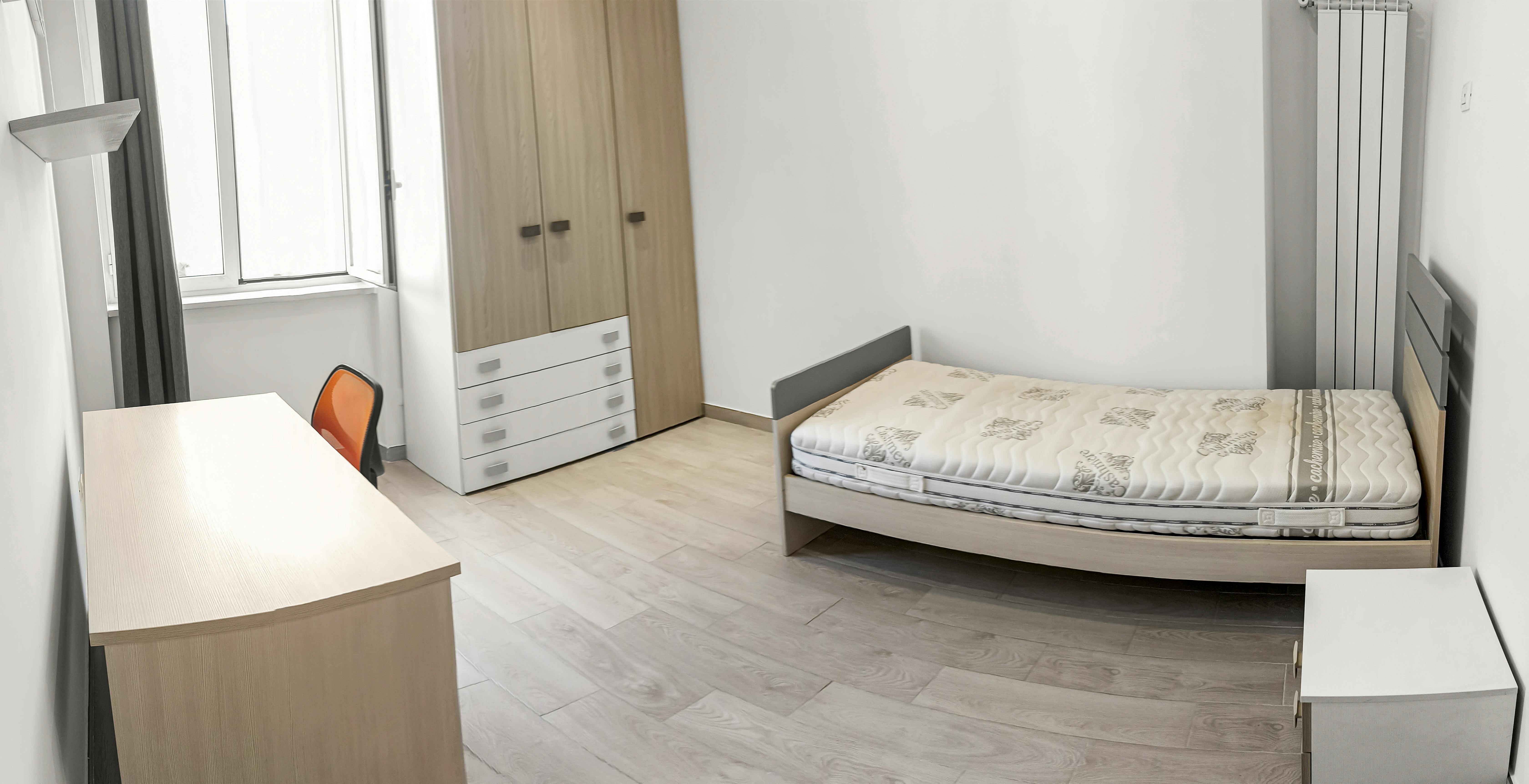 Privé kamer te huur voor € 450 per maand in Naples, Via Pigna