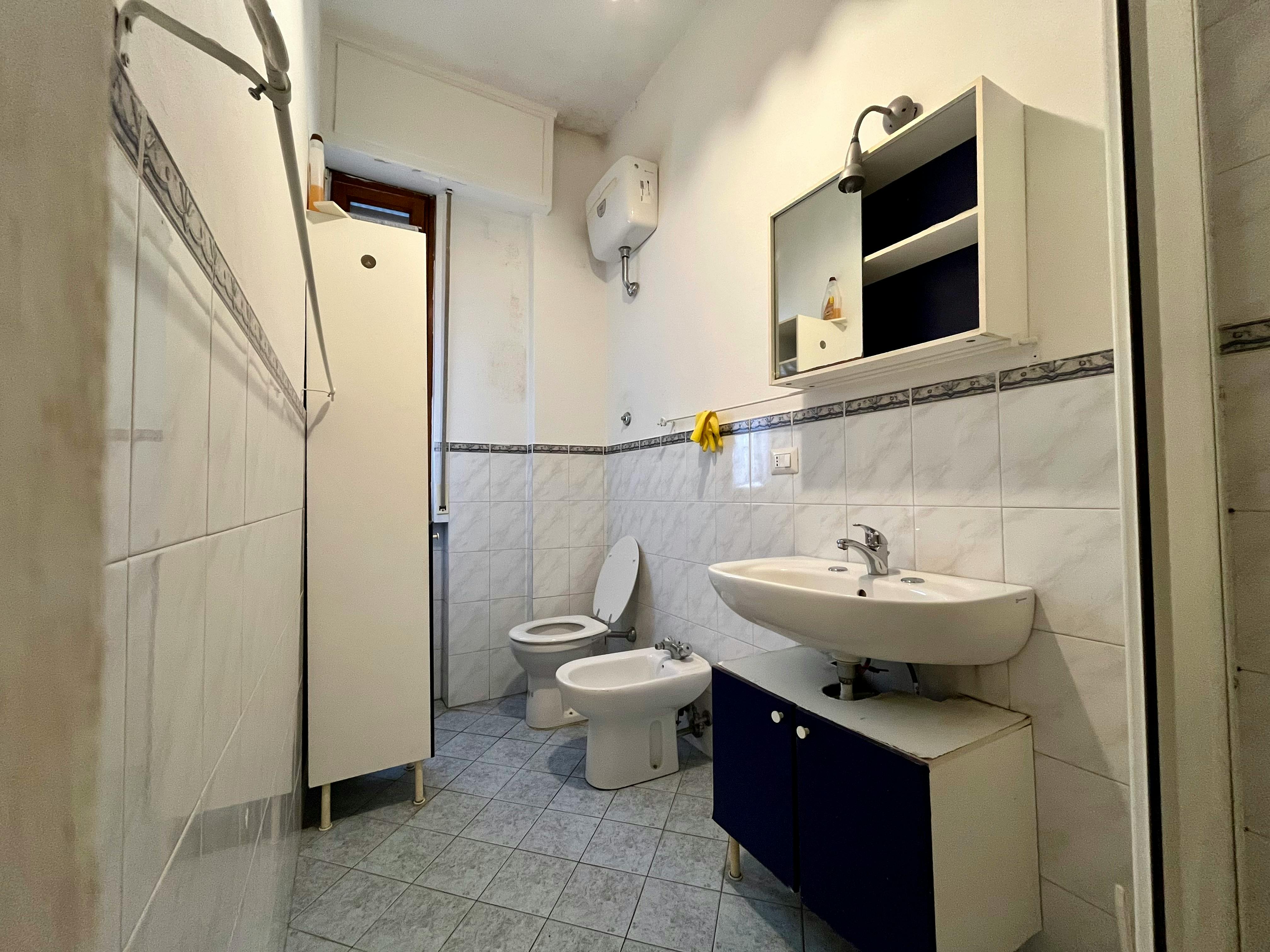 4-Bedroom Apartment in Via Giambattista Lulli, Florence (1732786) ROOM 4