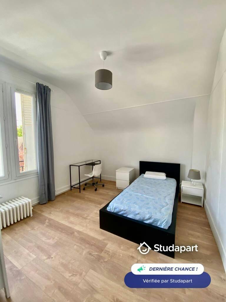 Pièce à Chelles