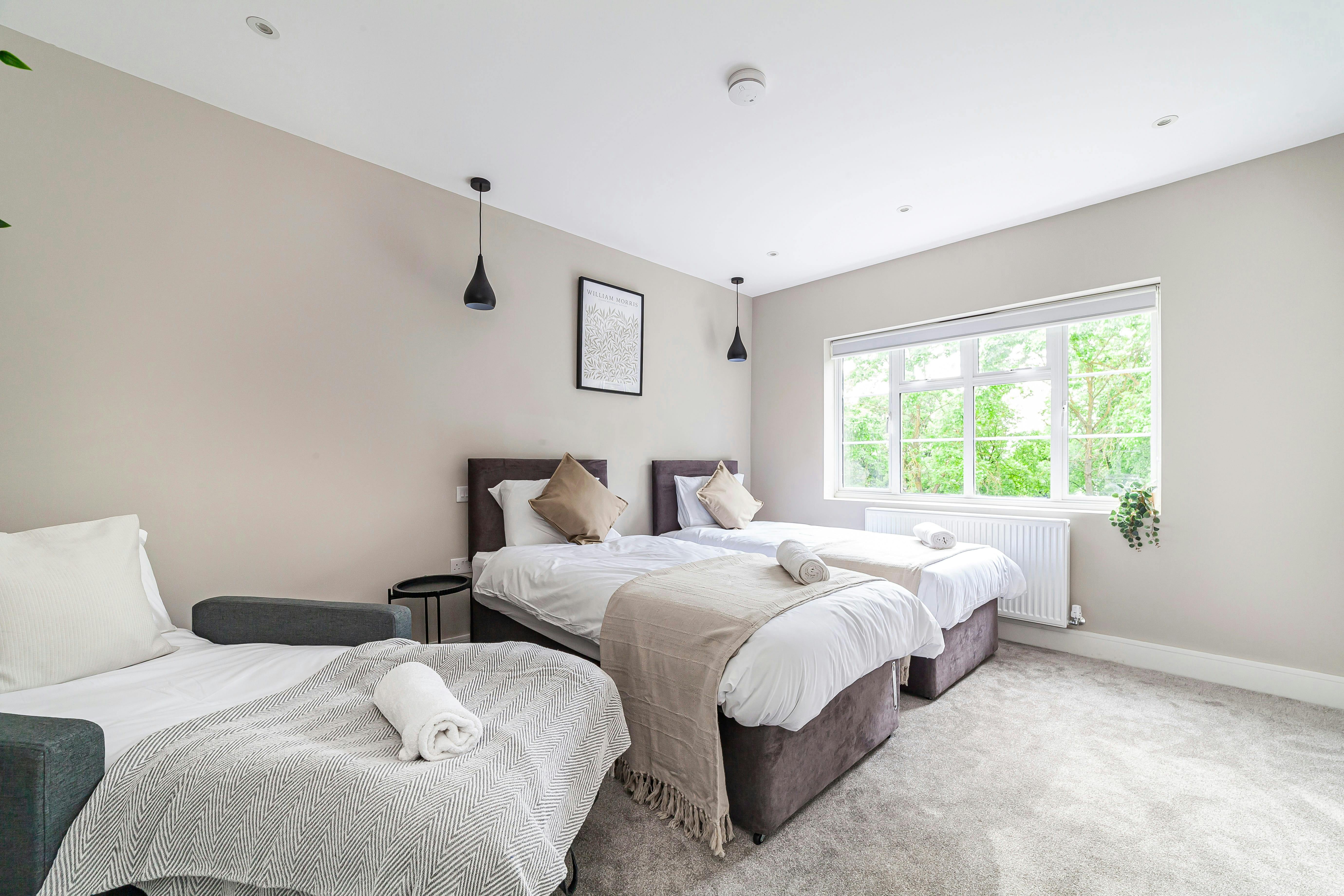 Apartament de închiriat pentru 4.600 GBP pe lună în Wembley, Lawns Court