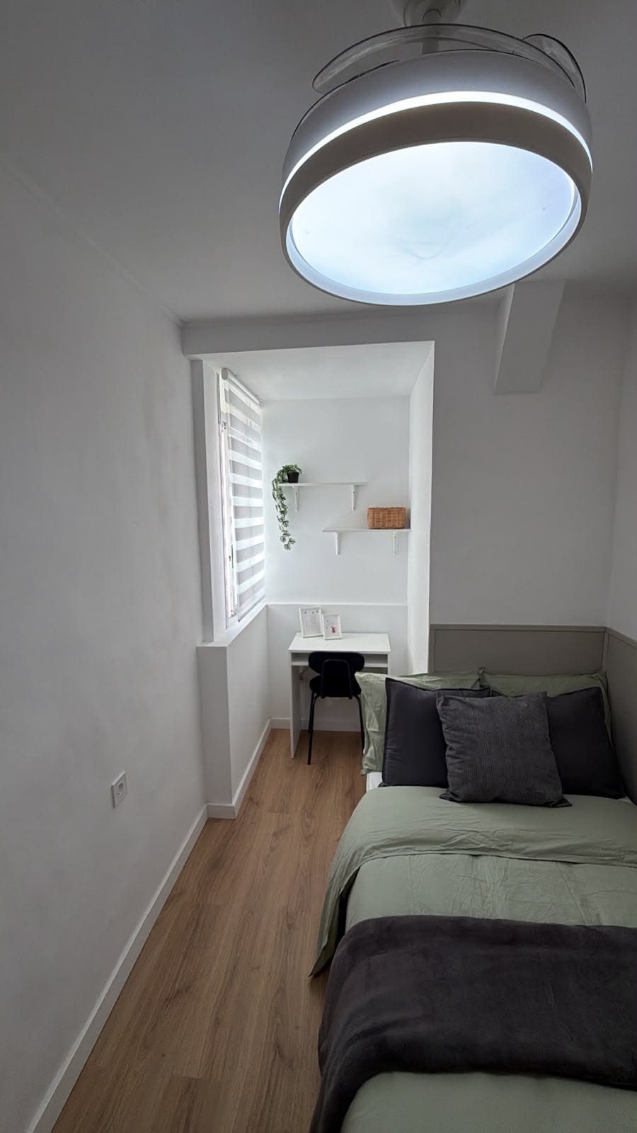 Private room in Calle Hércules, Alicante (1732860) room image 2