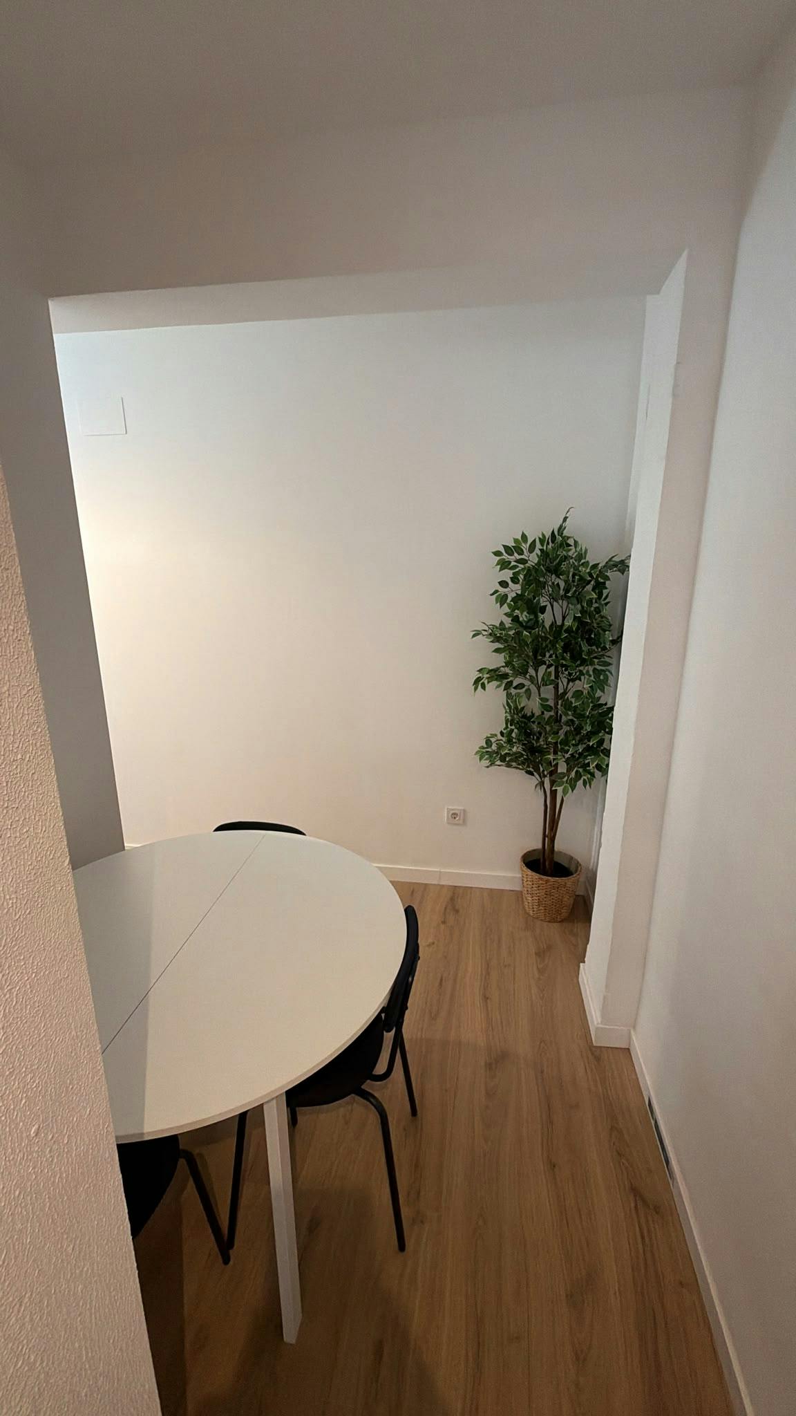 Private room in Calle Hércules, Alicante (1732860) room image 6