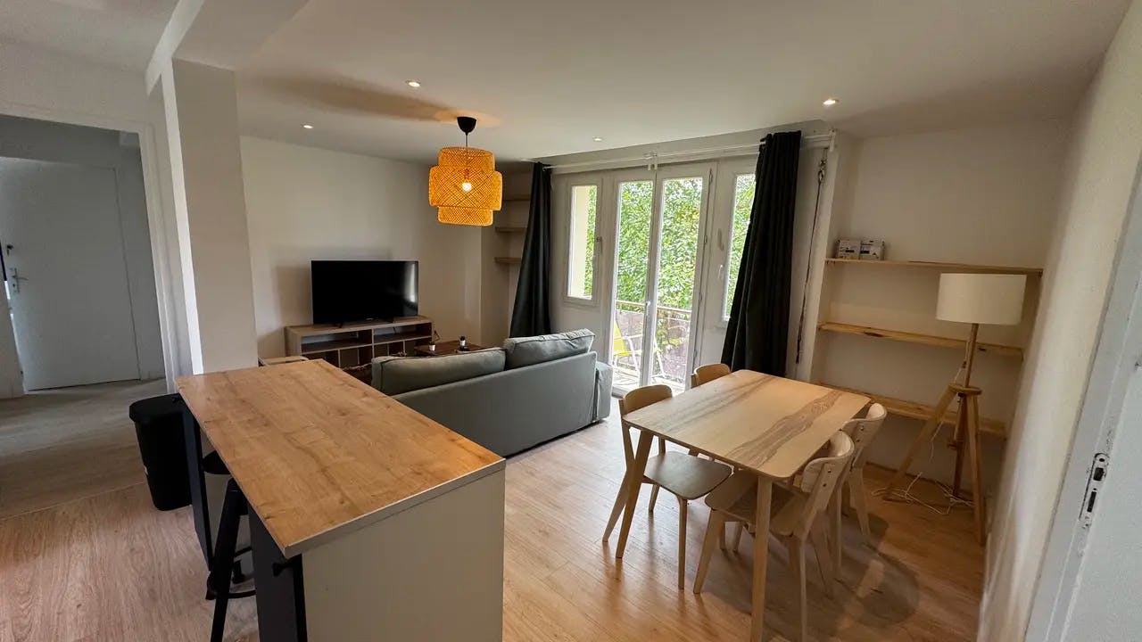 Apartment for rent for €1,350 per month in Montpellier, Avenue de Lodeve