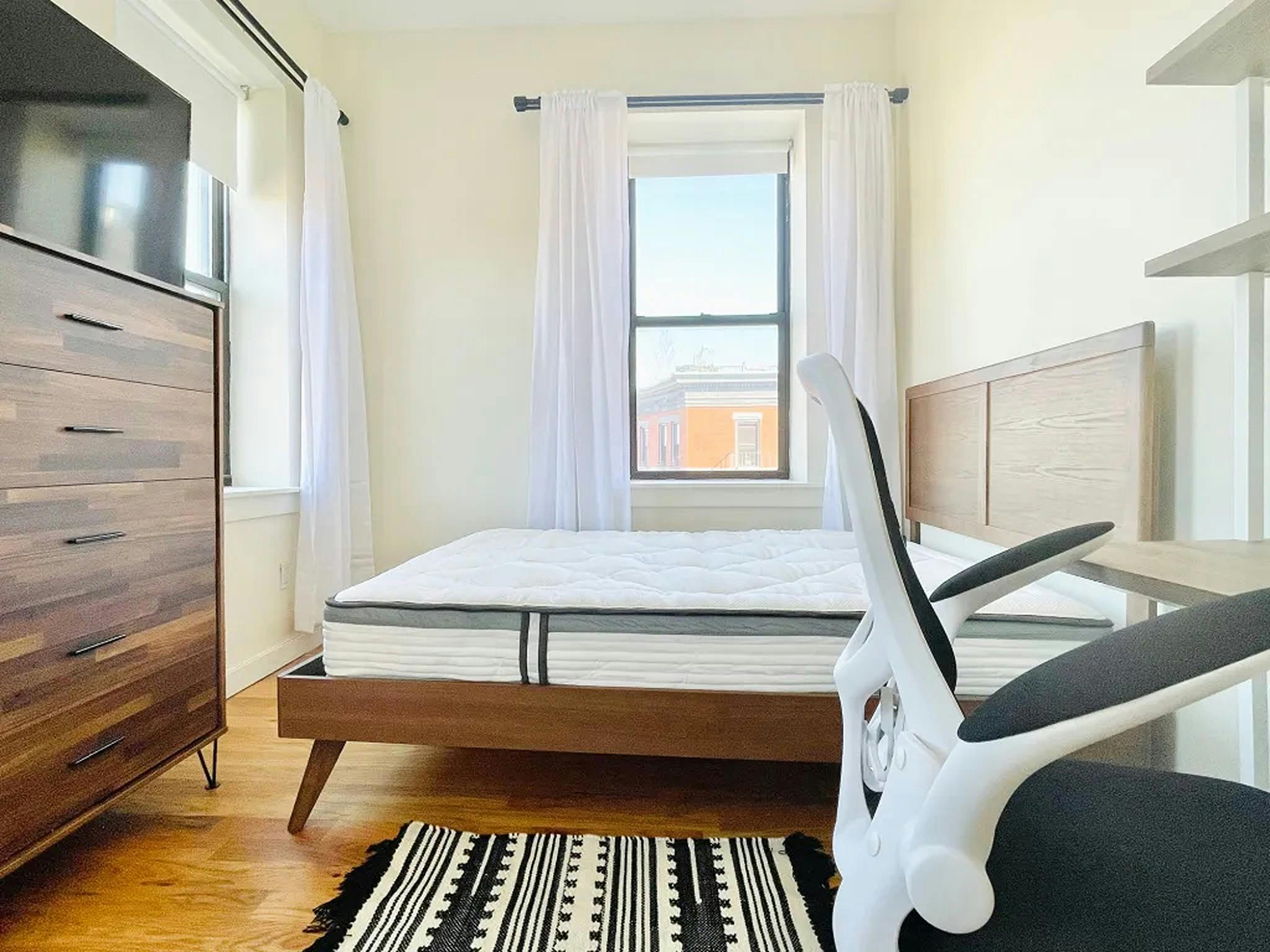 Appartement te huur voor $1,290 per maand in Adelphi, Franklin Avenue