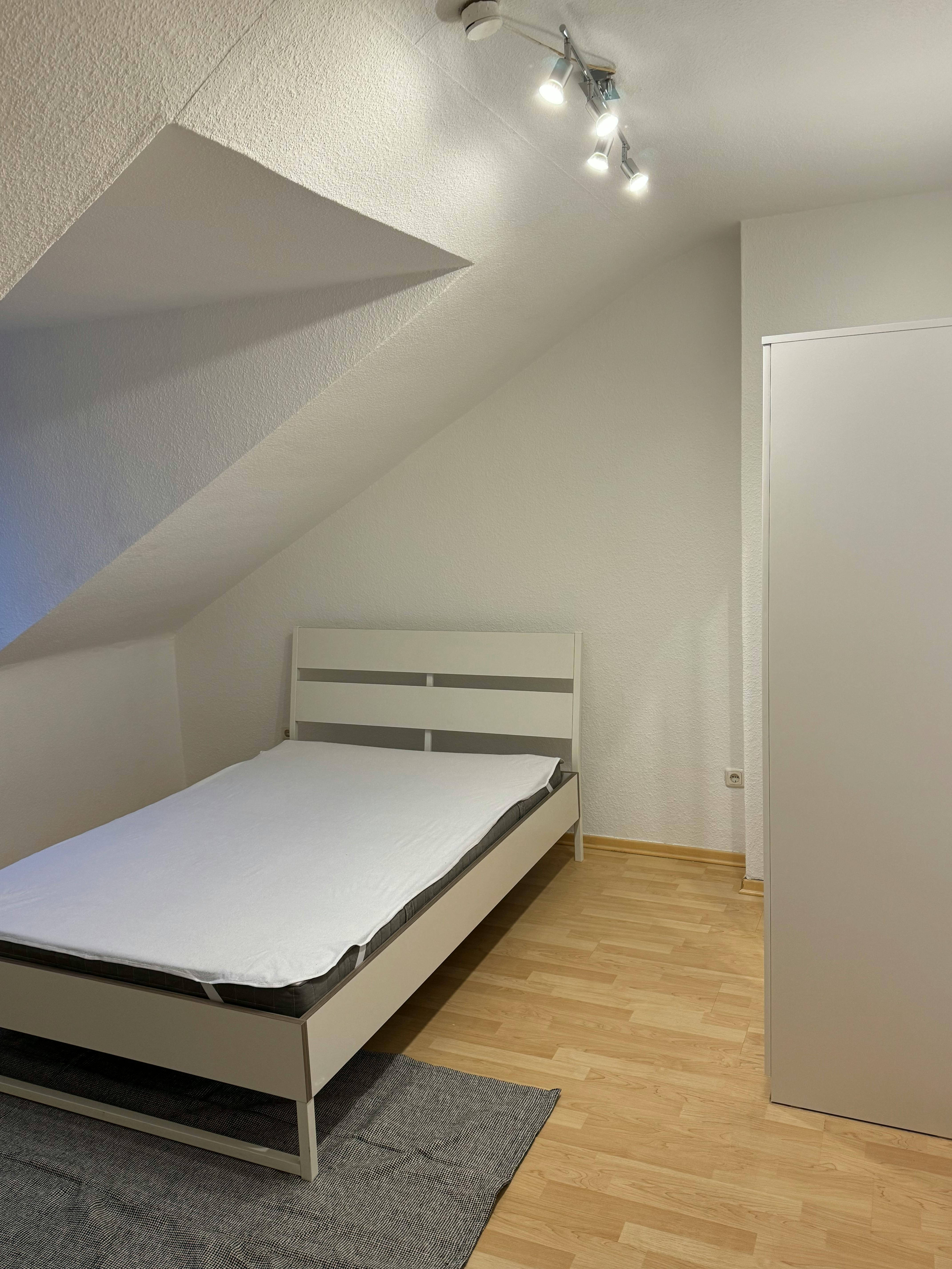 Private room in Glashüttenstraße, Düsseldorf (1732971) ROOM