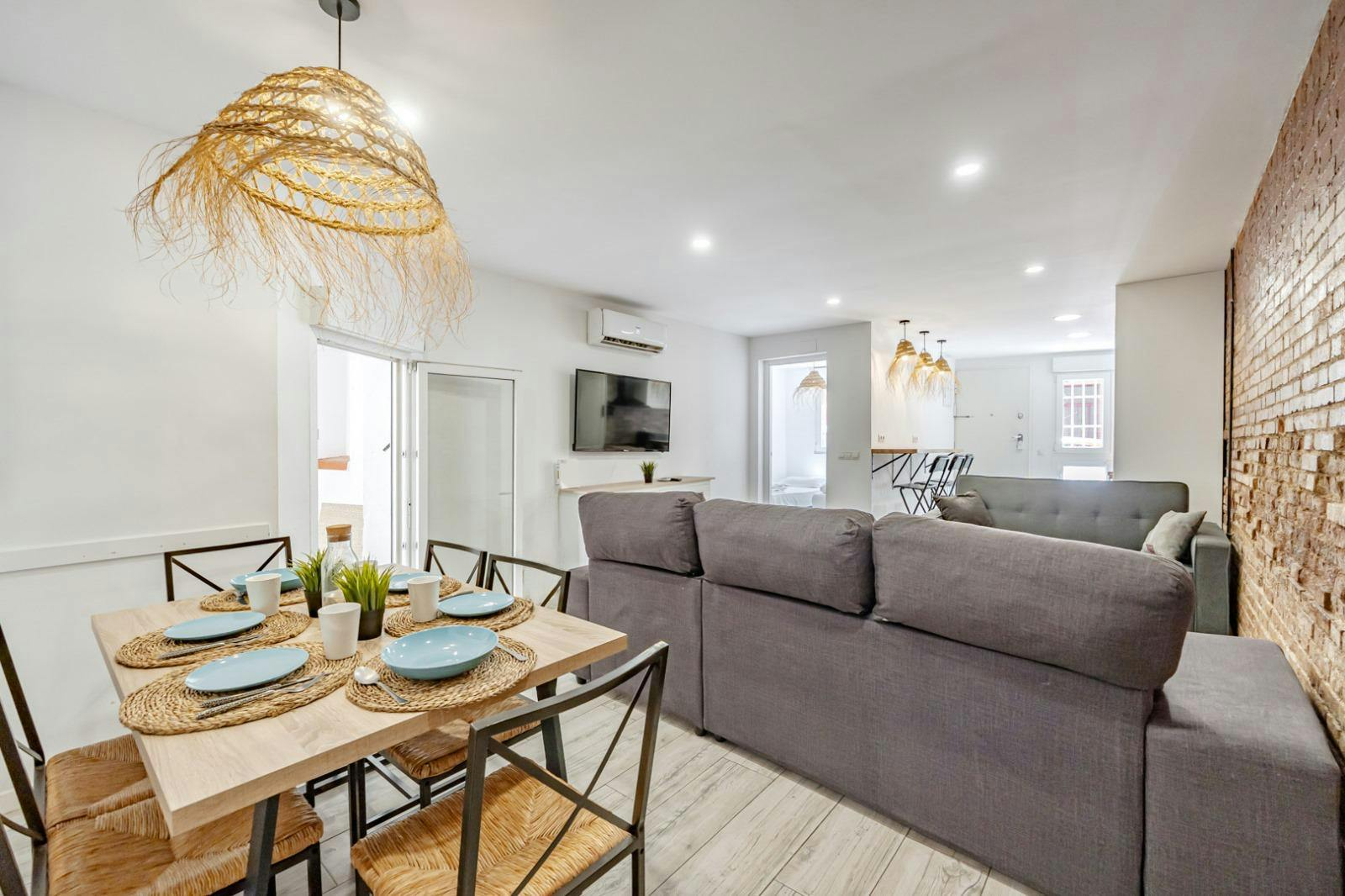 Wohnung zu mieten für 2.400 € pro Monat in Madrid, Calle Sierra del Castillo