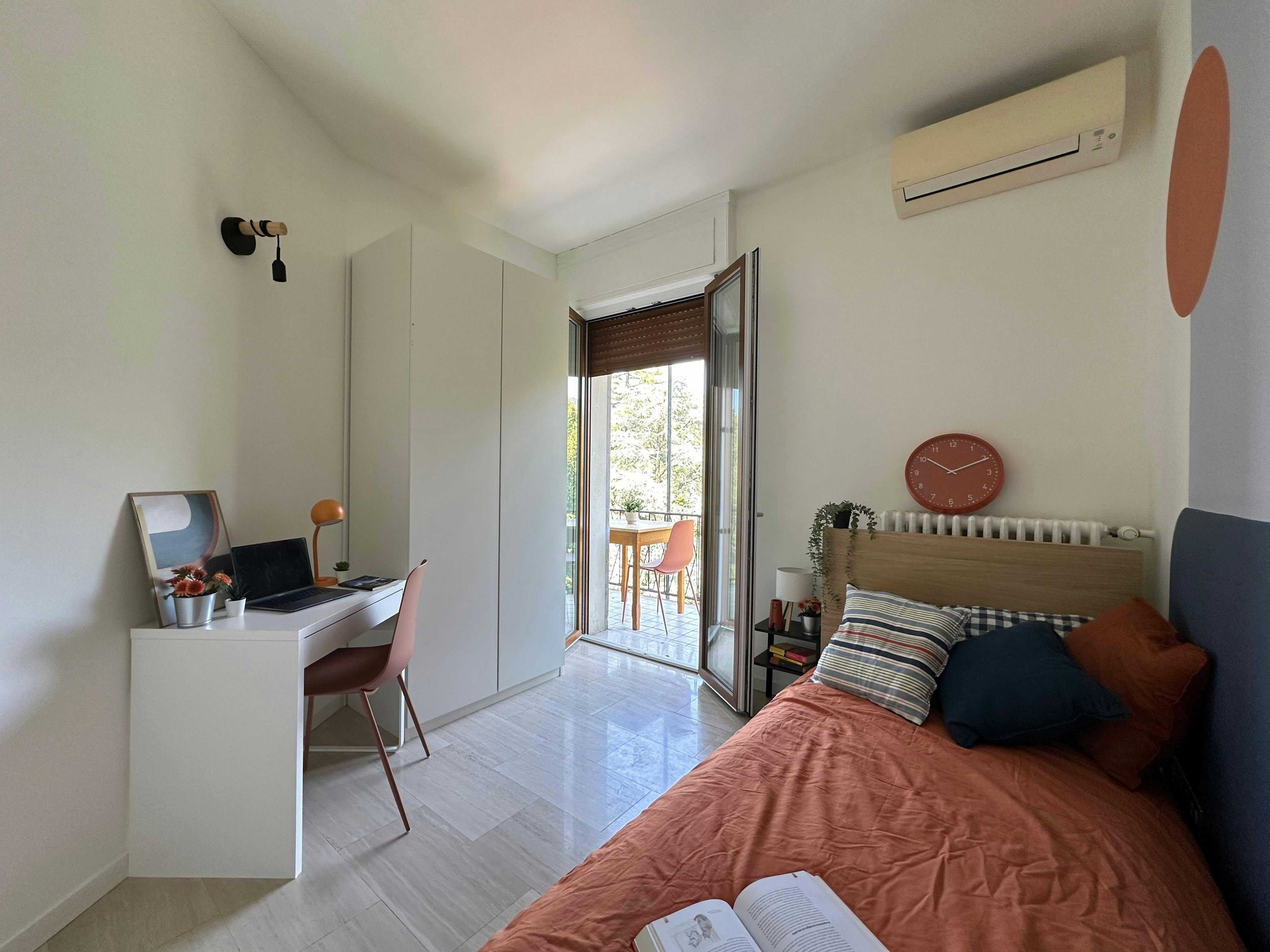 Private room in Via Bligny, Brescia (1733039) room image 1