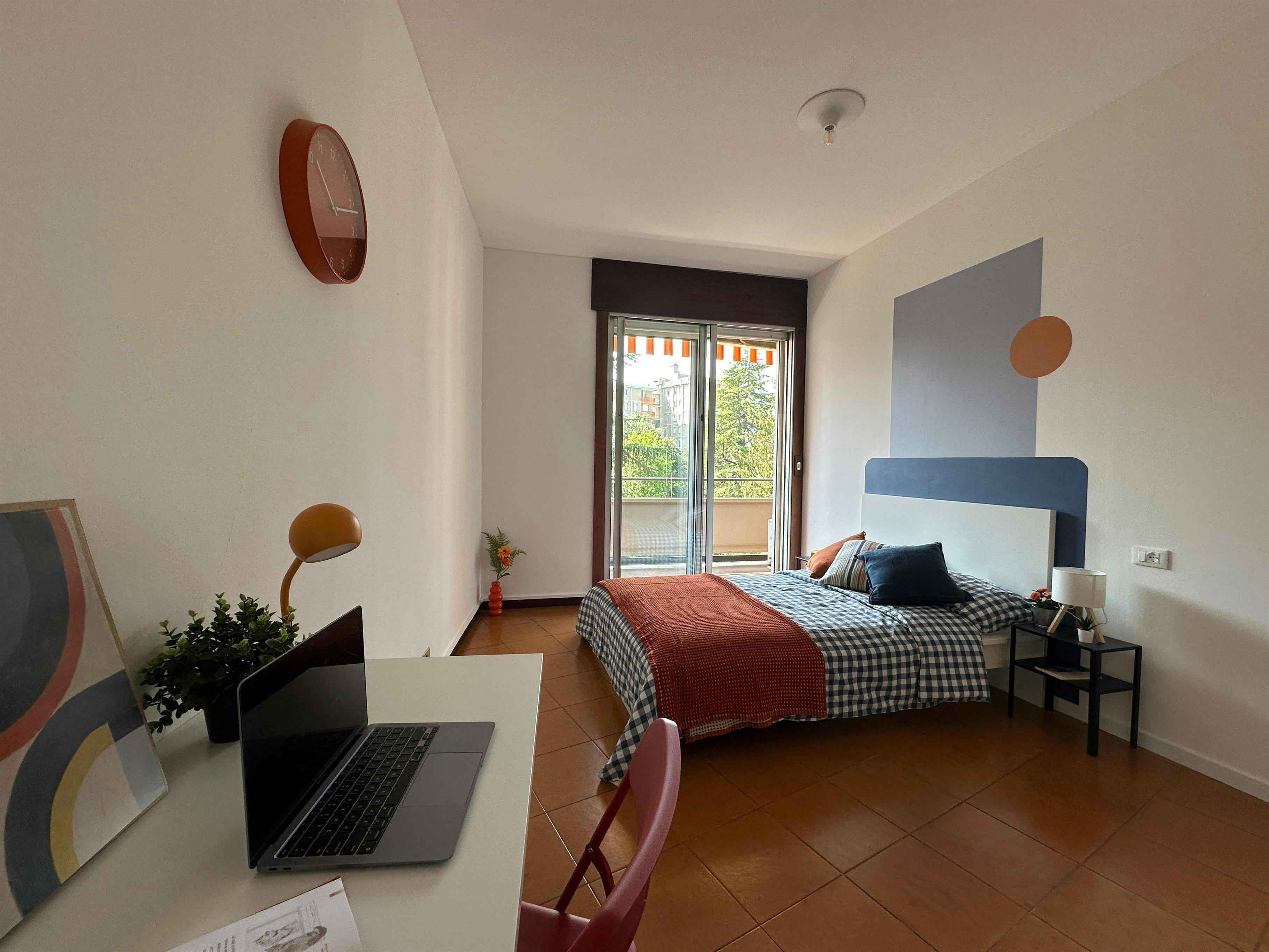 Private room in Viale Europa, Brescia (1733042) room image 2