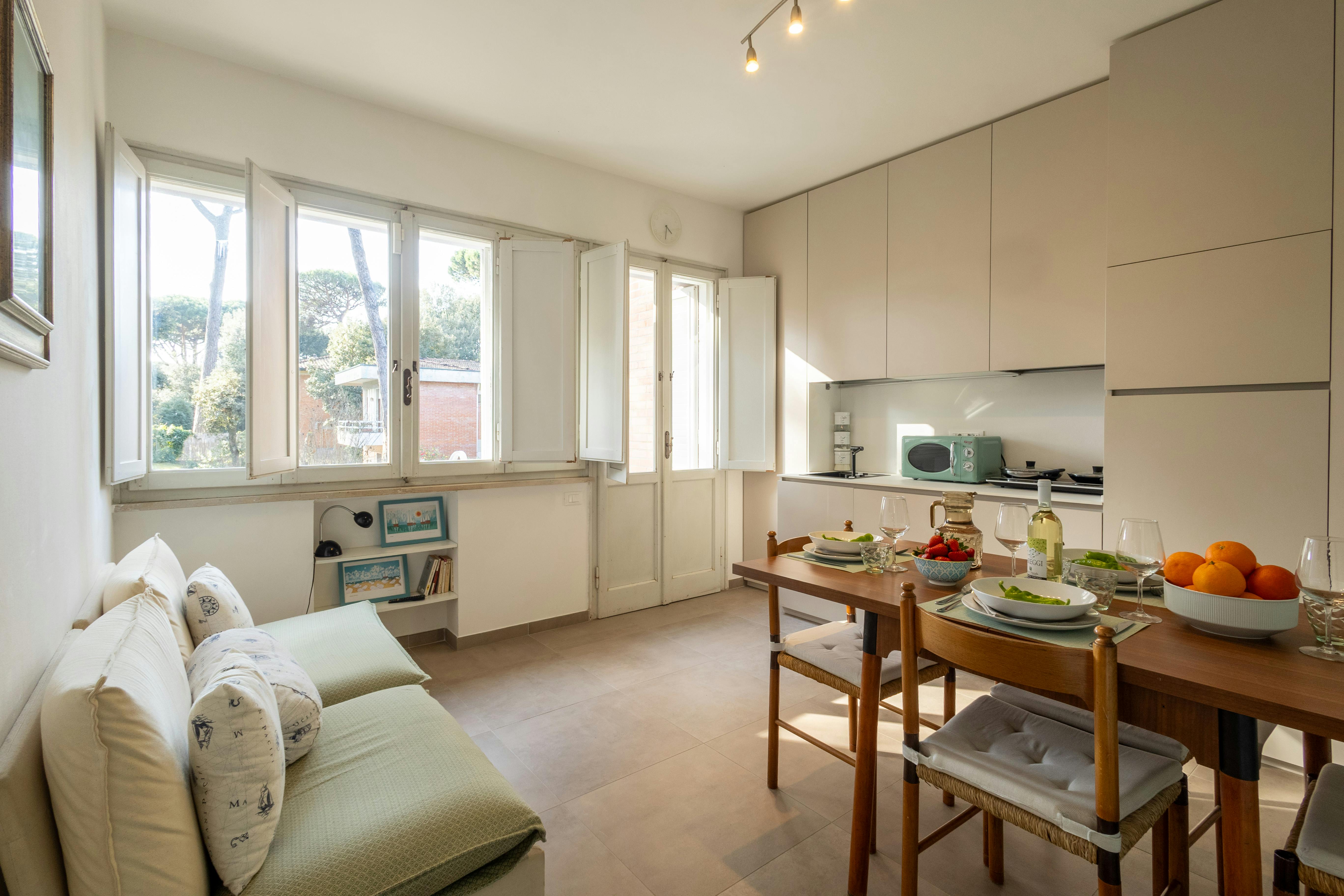 公寓 正在以 €1,100 的月租出租，其位于 Marina di Pisa-Tirrenia-Calambrone, Via del Bossolo