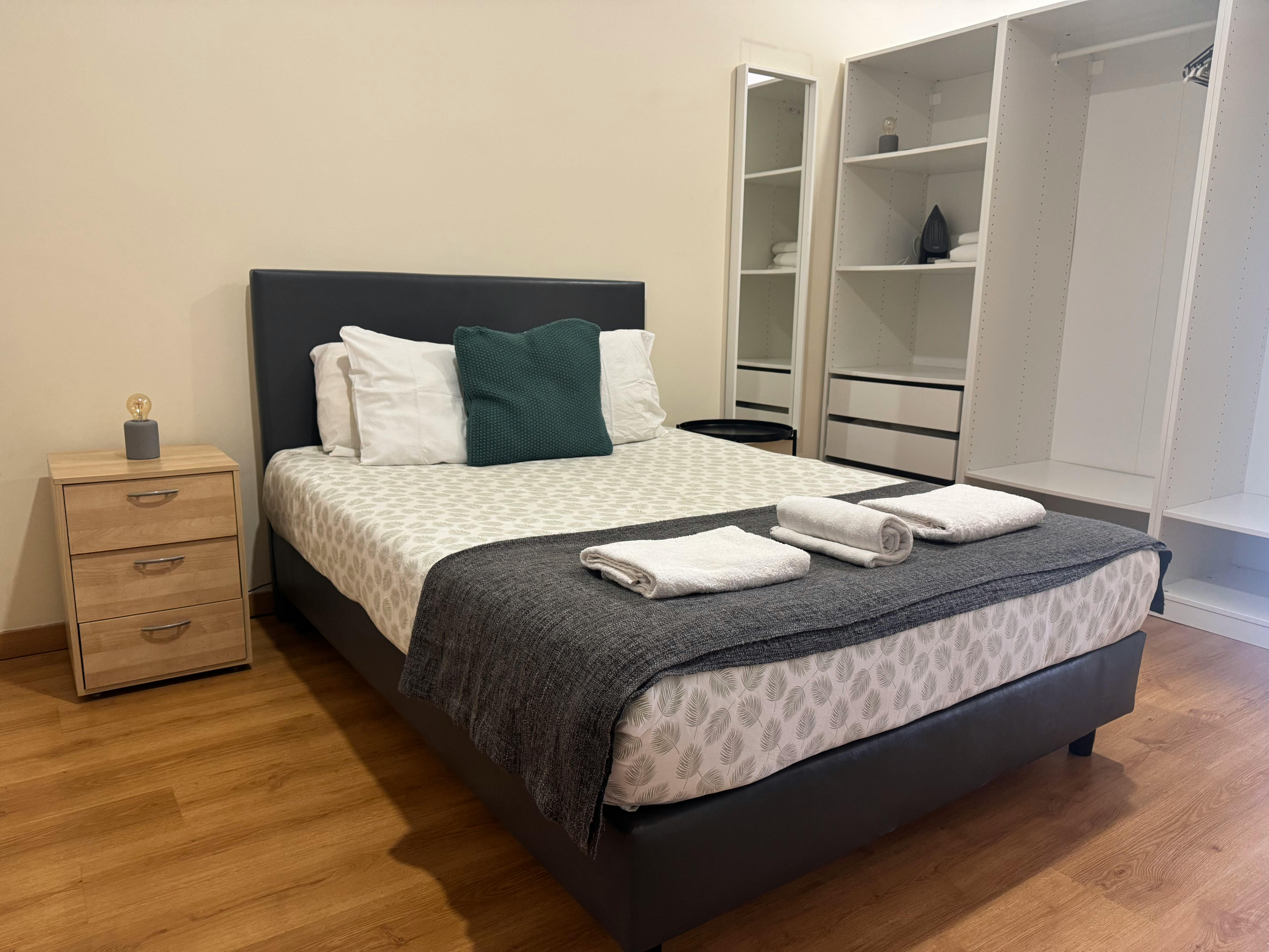 Studio for rent for €850 per month in Porto, Rua de Fernandes Tomás