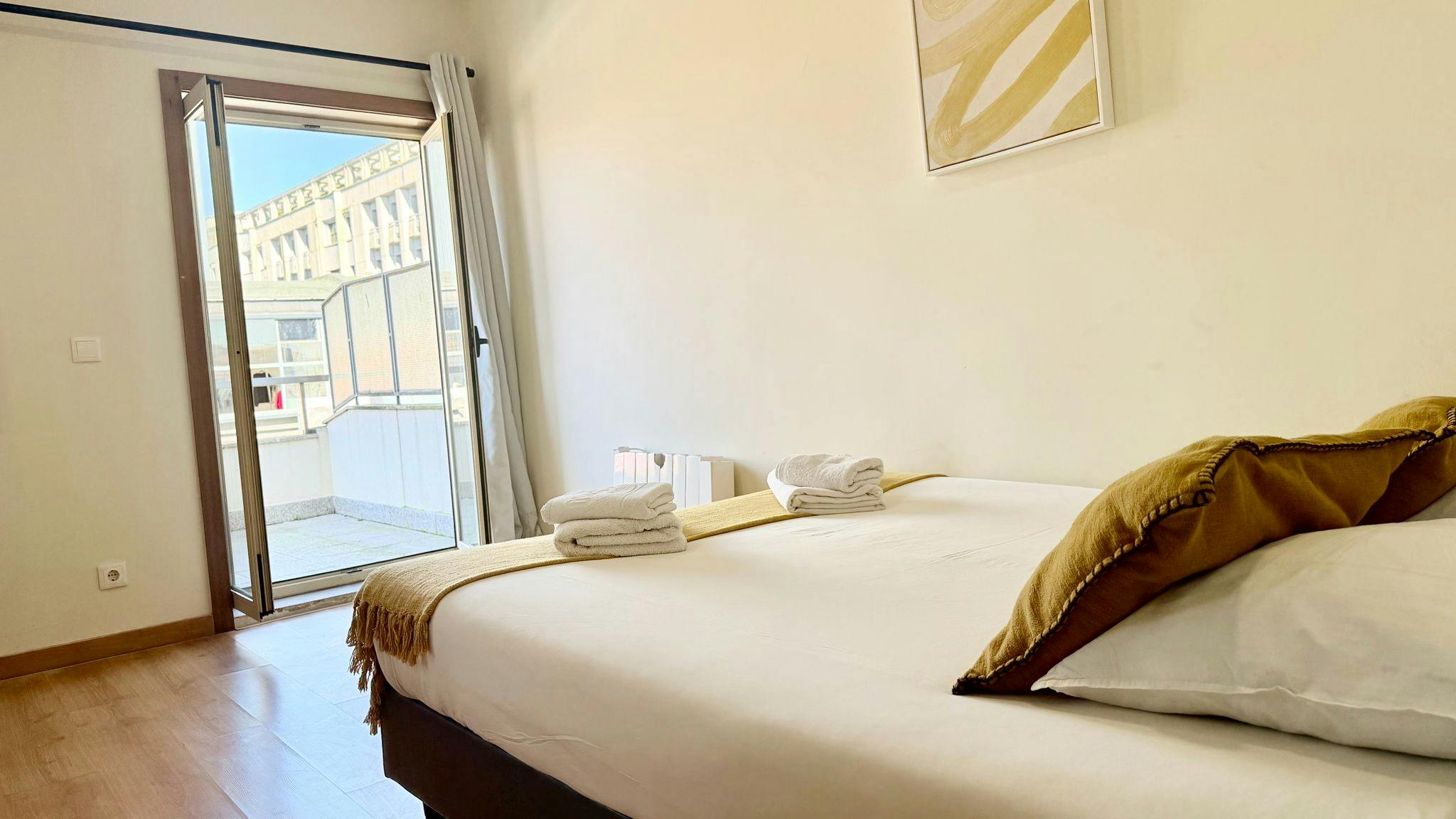 Studio à louer pour 850 €/mois à Porto, Rua de Fernandes Tomás