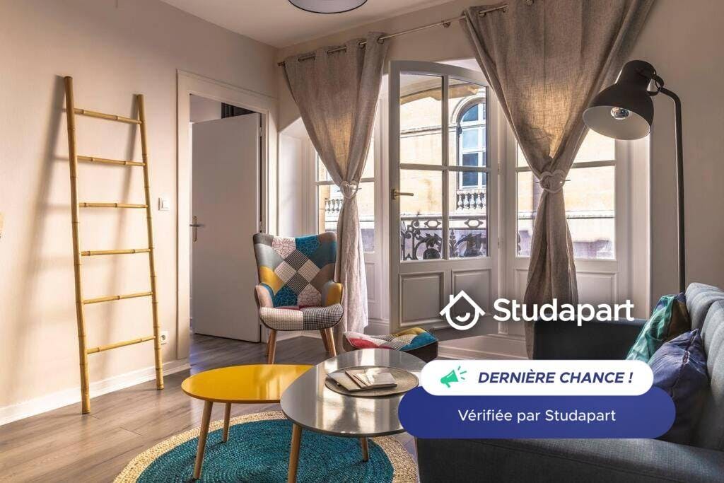 Apartament de închiriat pentru 800 EUR pe lună în Dijon, Rue Lamonnoye