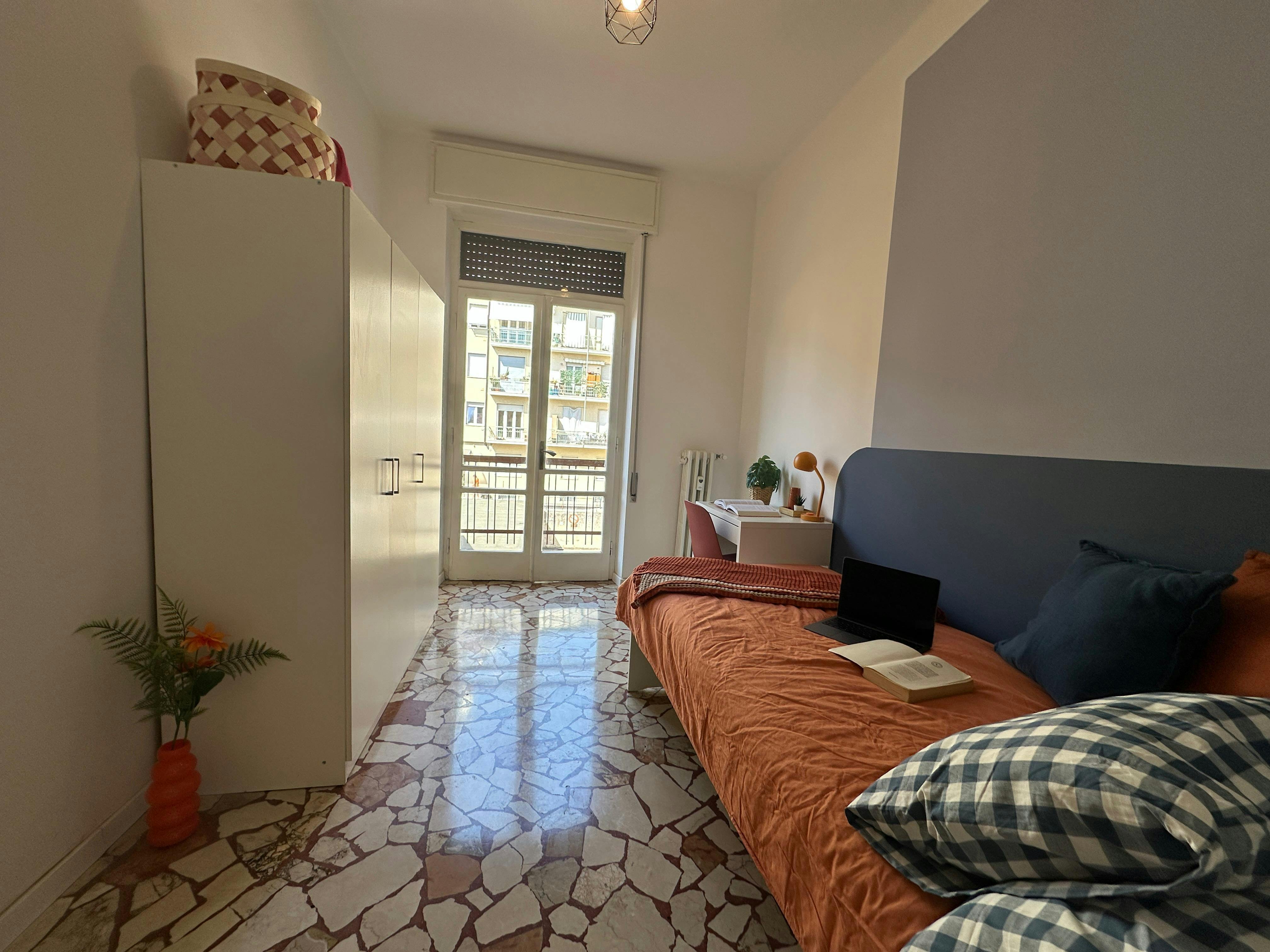 Private room in Via dei Bagni, Brescia (1733168) room image 2