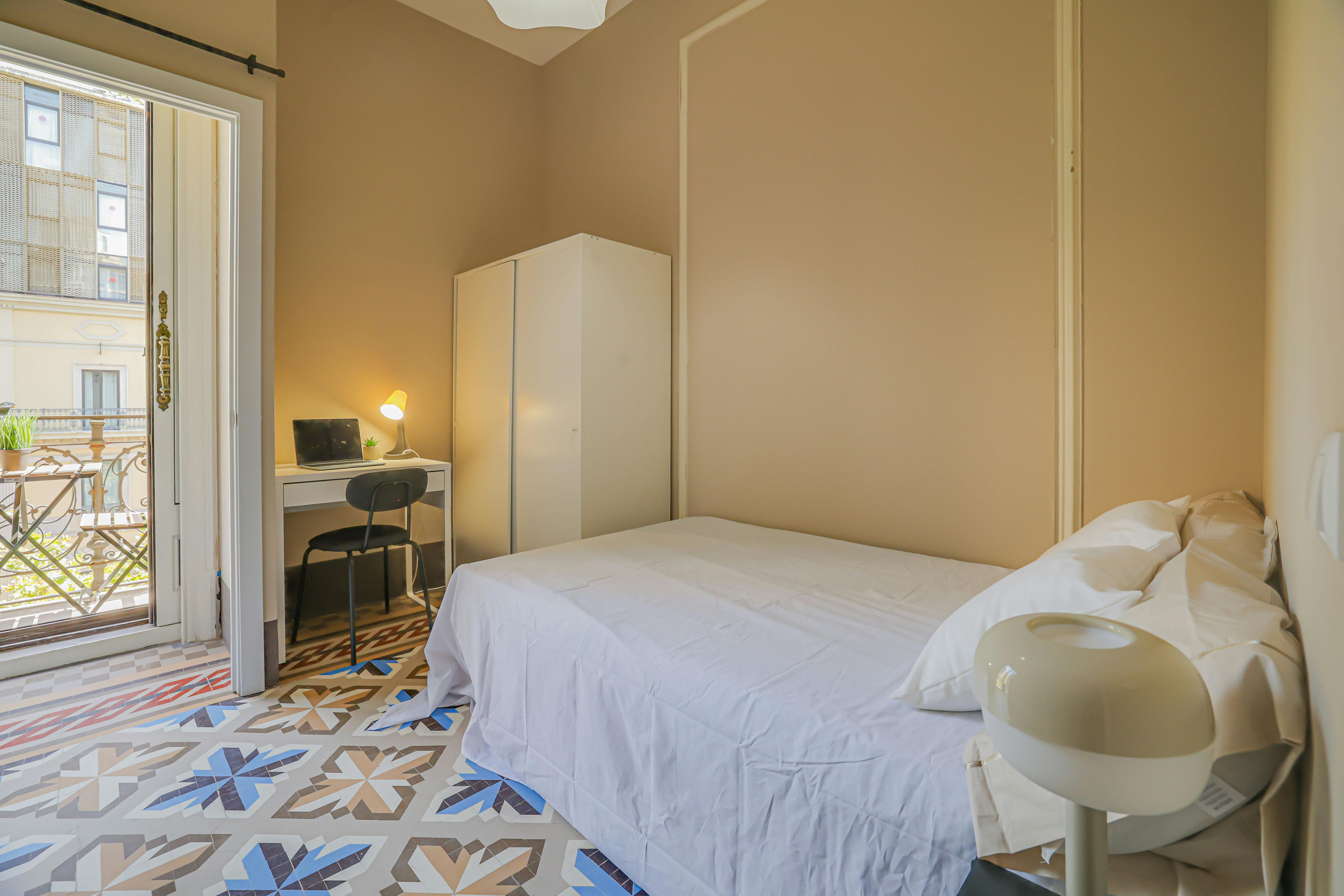 Cameră privată de închiriat pentru 680 EUR pe lună în Barcelona, Ronda de Sant Pere