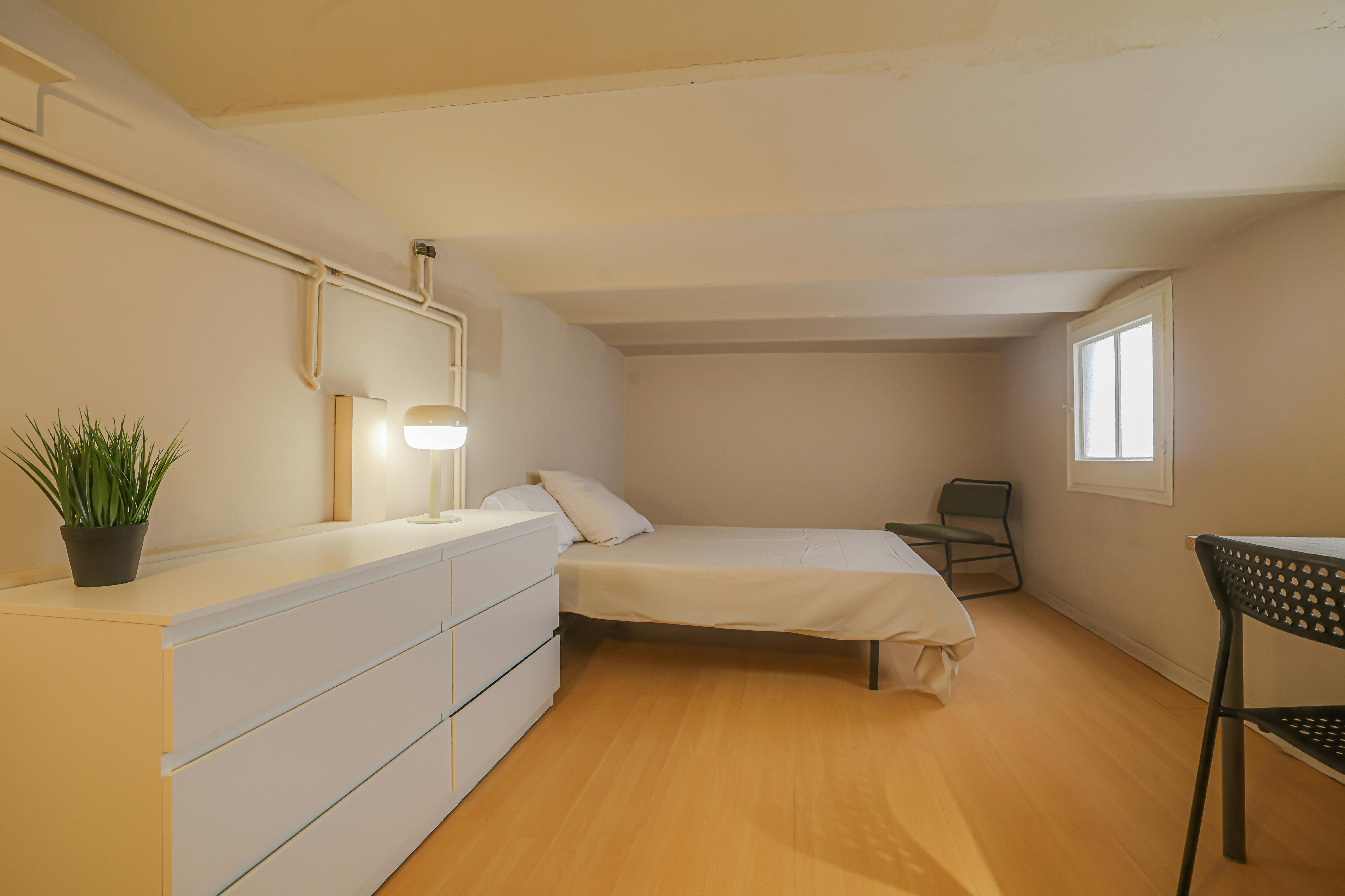 Privat rum att hyra för 550 € i månaden i Barcelona, Ronda de Sant Pere
