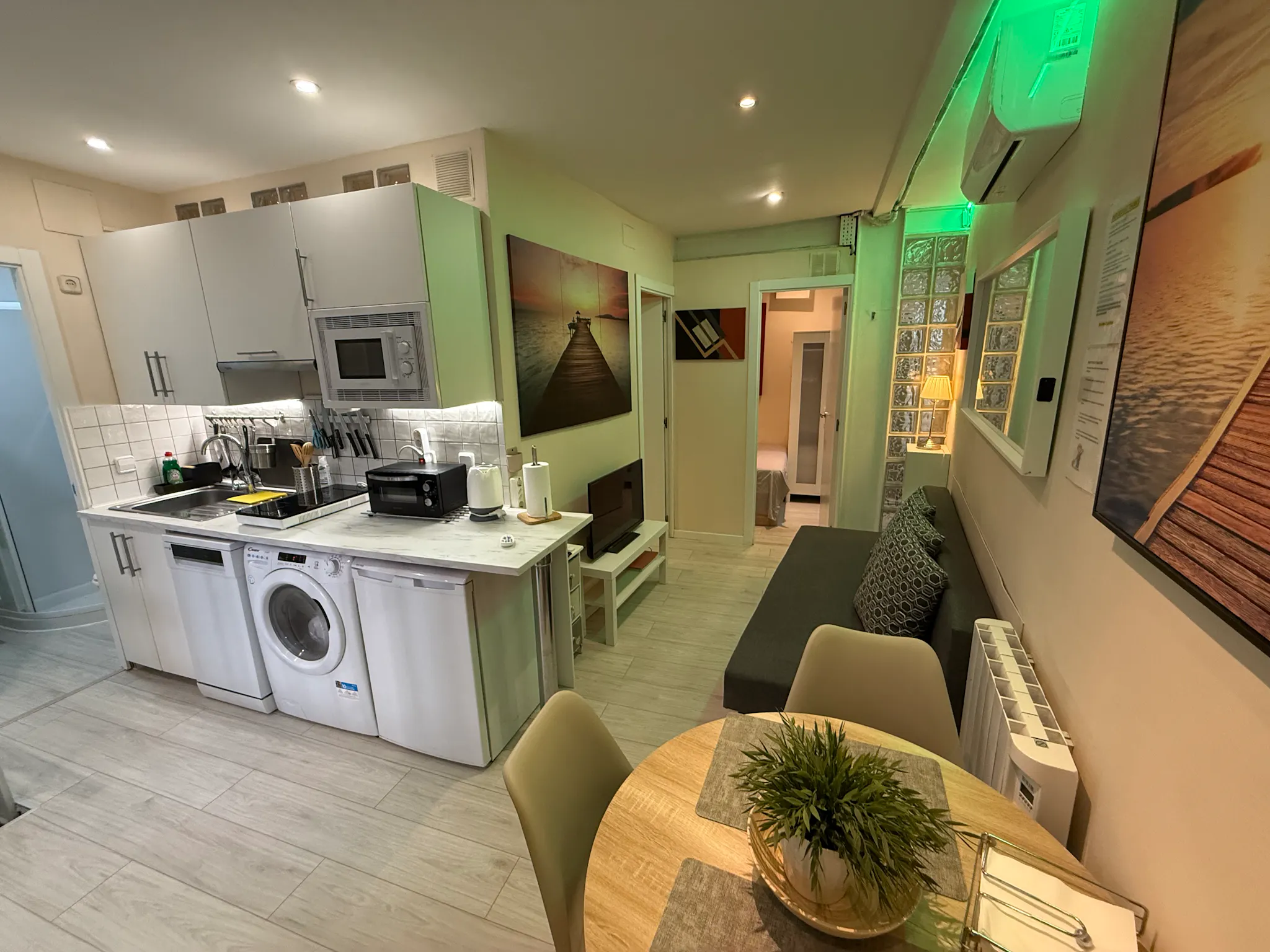 2-Bedroom Apartment in Calle de San Hermenegildo, Madrid (1733546) ROOM 1