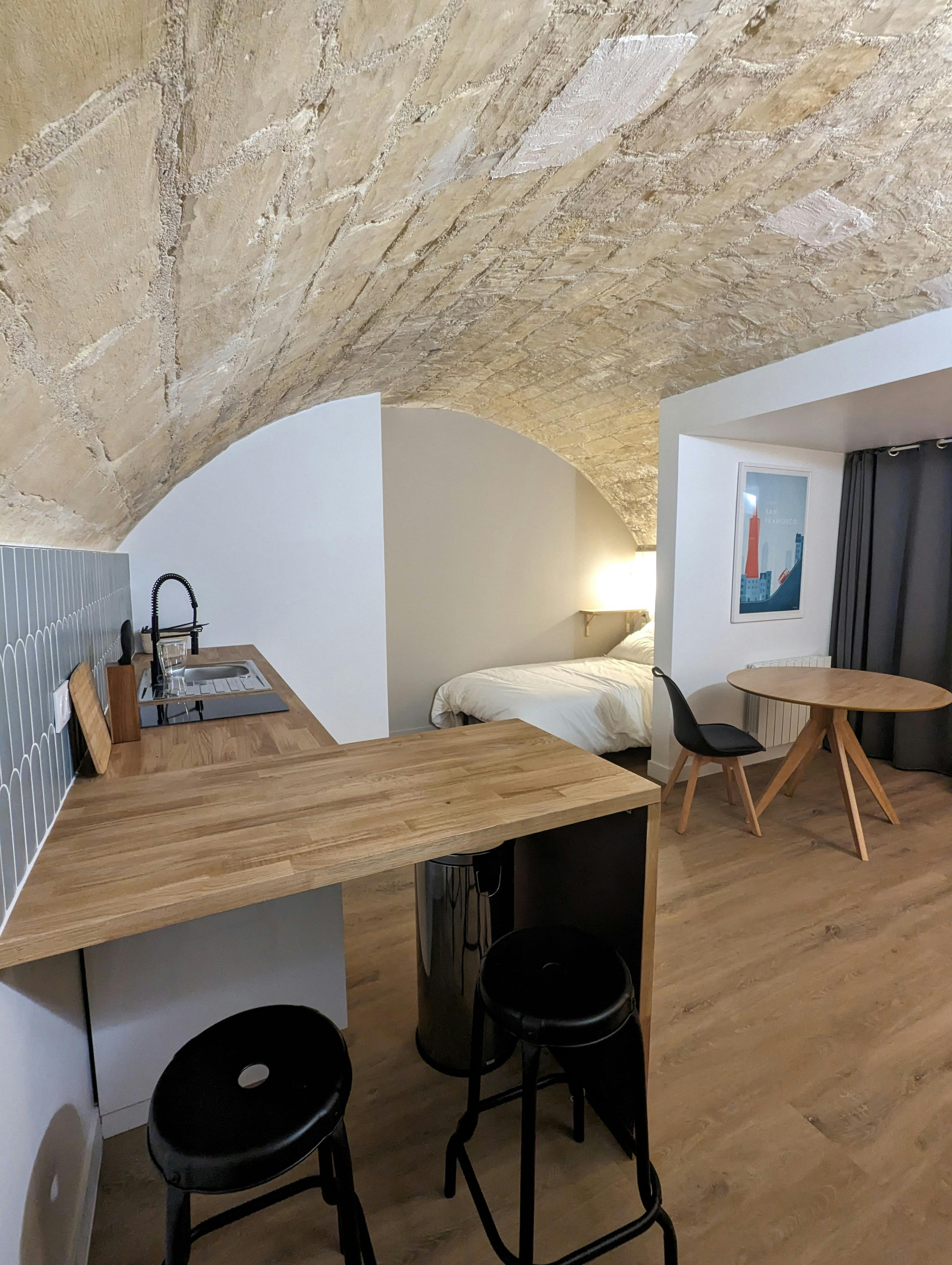 Private room in Avenue Franklin Roosevelt, Suresnes (1733660) room image 1