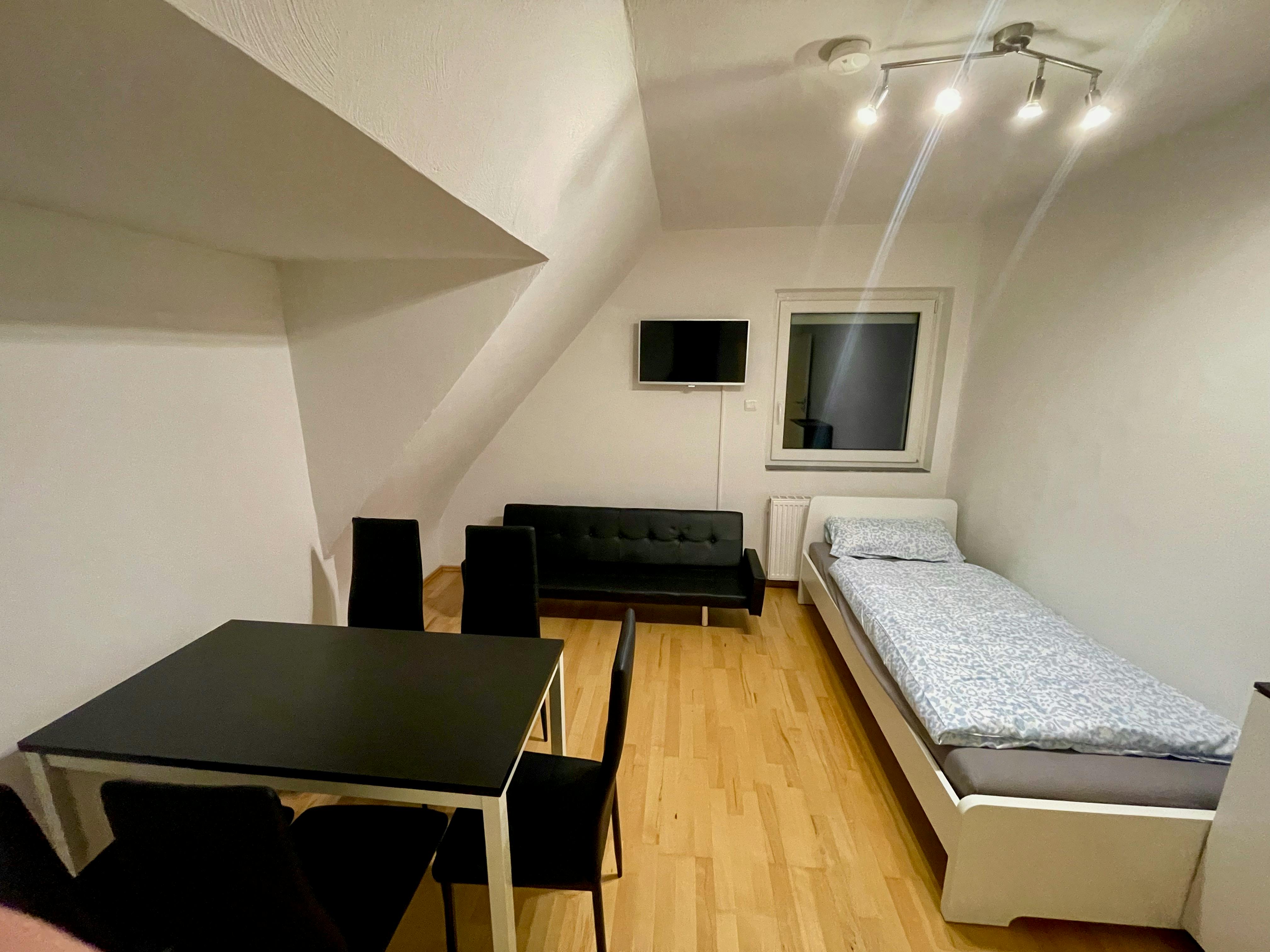 Mieszkanie do wynajęcia za 1350 € miesięcznie w mieście Ratingen, Formerstraße