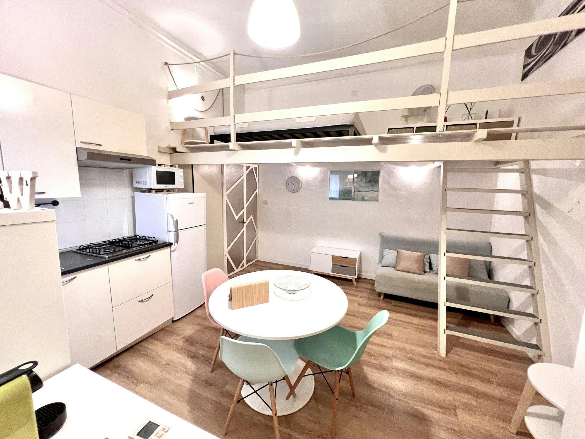 Studio zu mieten für 970 € pro Monat in Milan, Via Enrico Tellini