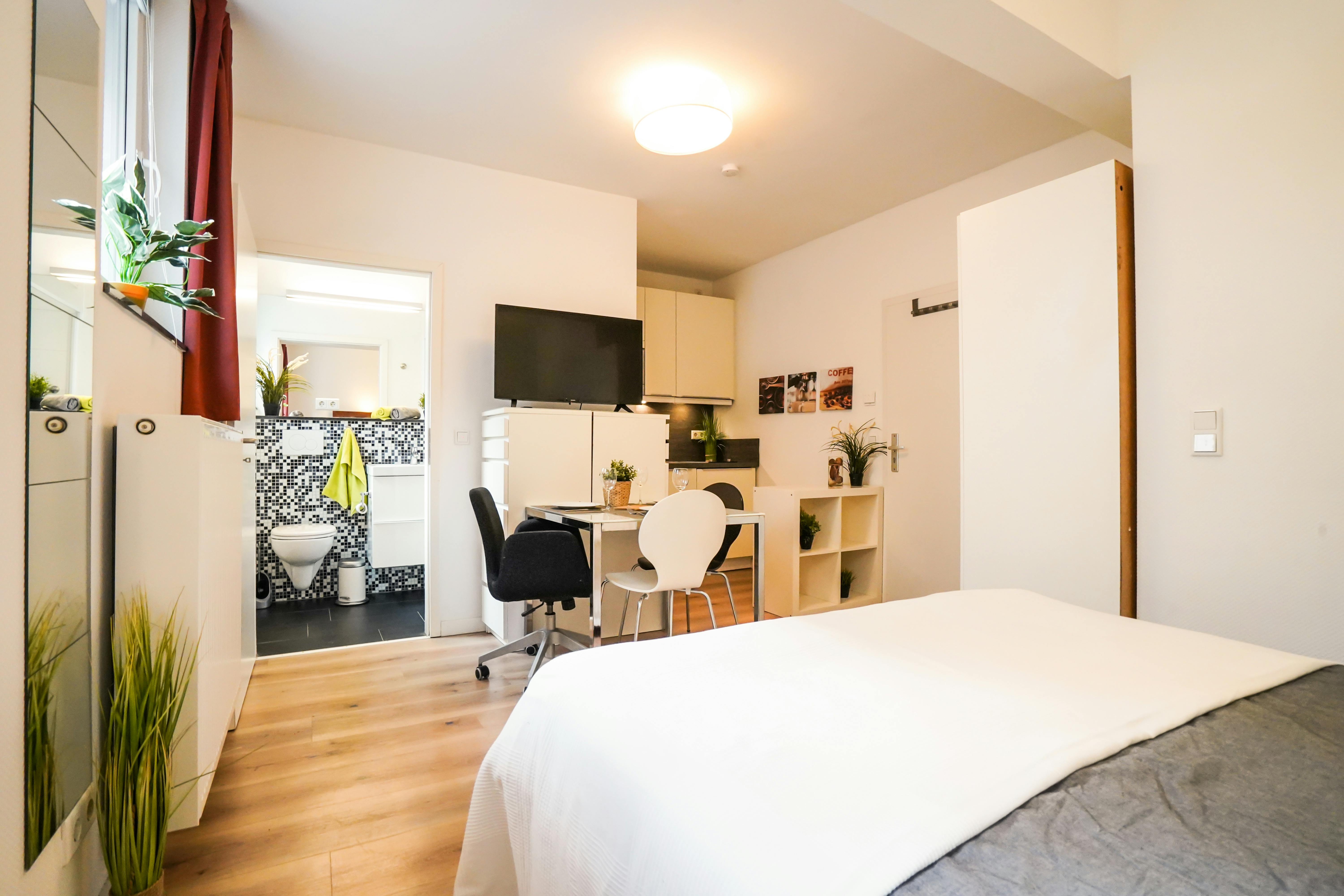 Apartment for rent for €1,195 per month in Köln, Bismarckstraße