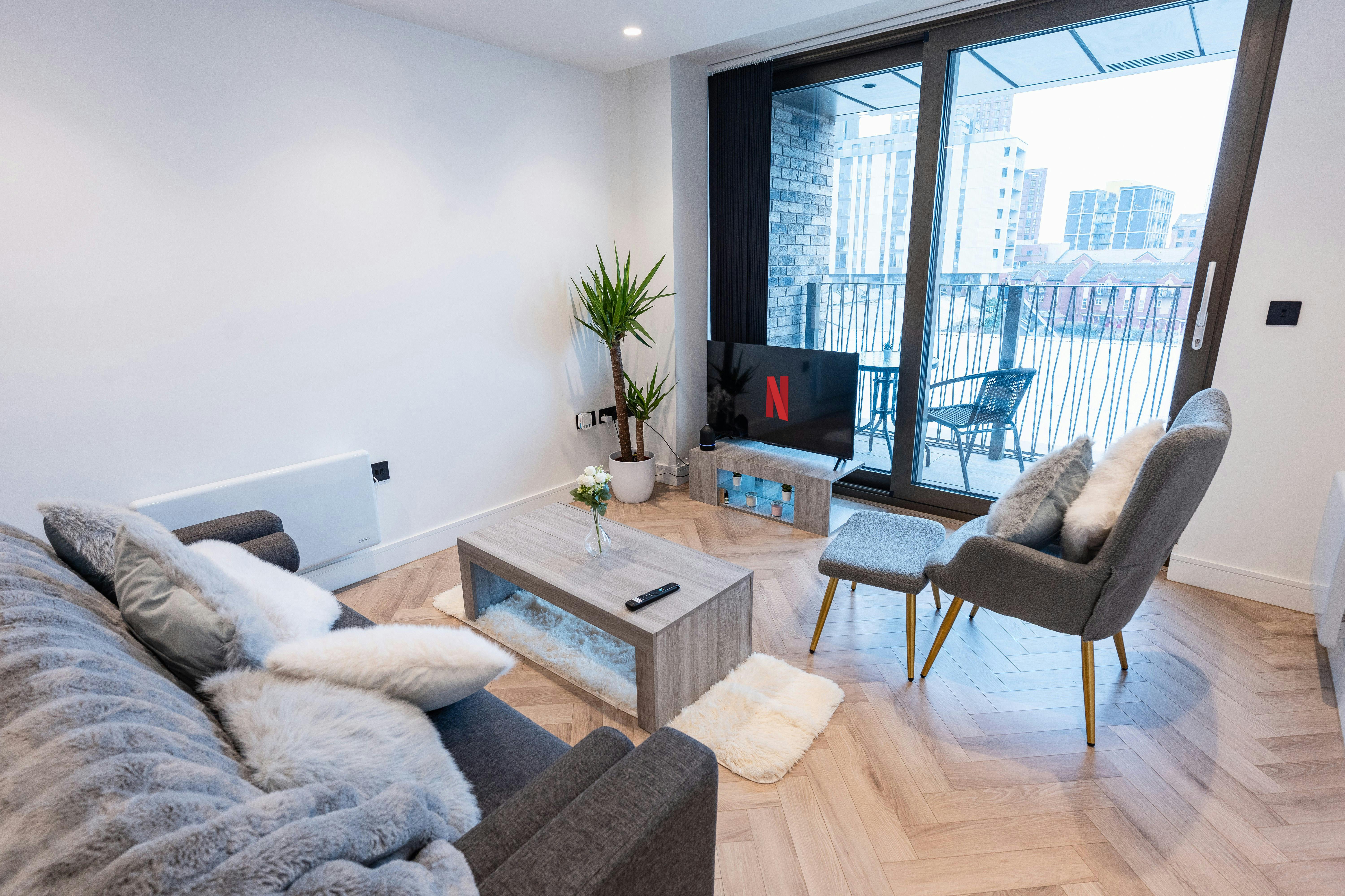 Apartment for rent for €3,499 per month in Manchester, Lomax Street