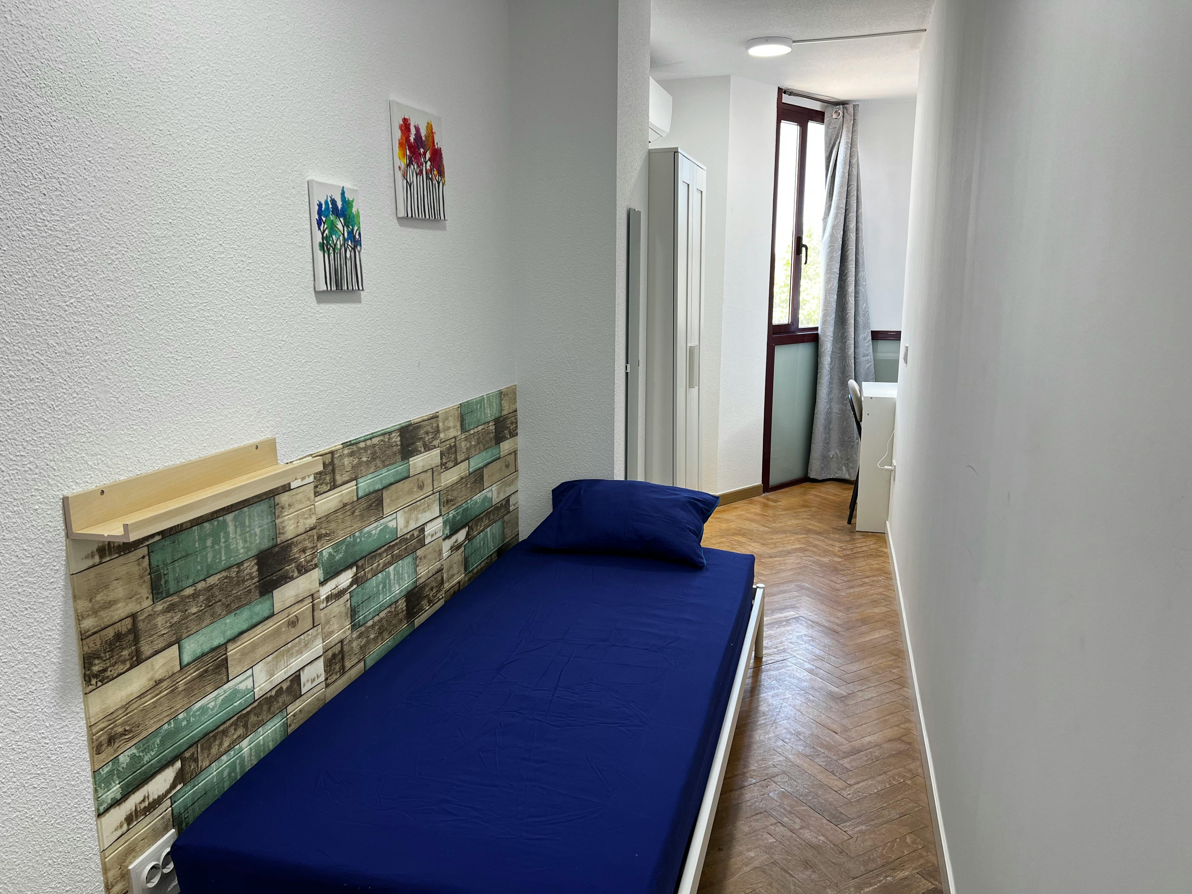 私人房间 正在以 €550 的月租出租，其位于 Madrid, Calle de Eduardo Barreiros