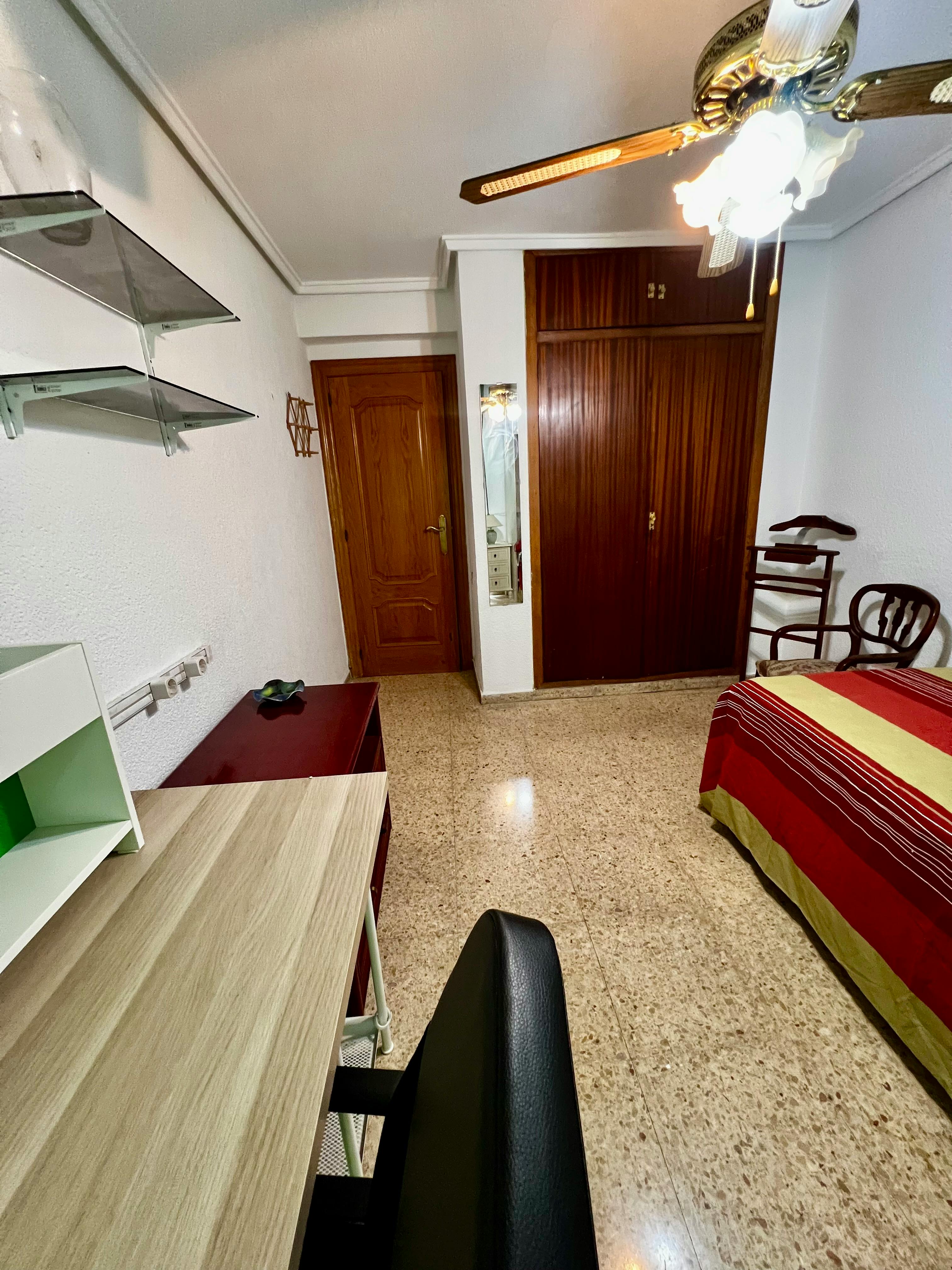 Private room in Carrer del Mestre Esteban Català, Valencia (1733796) ROOM 1