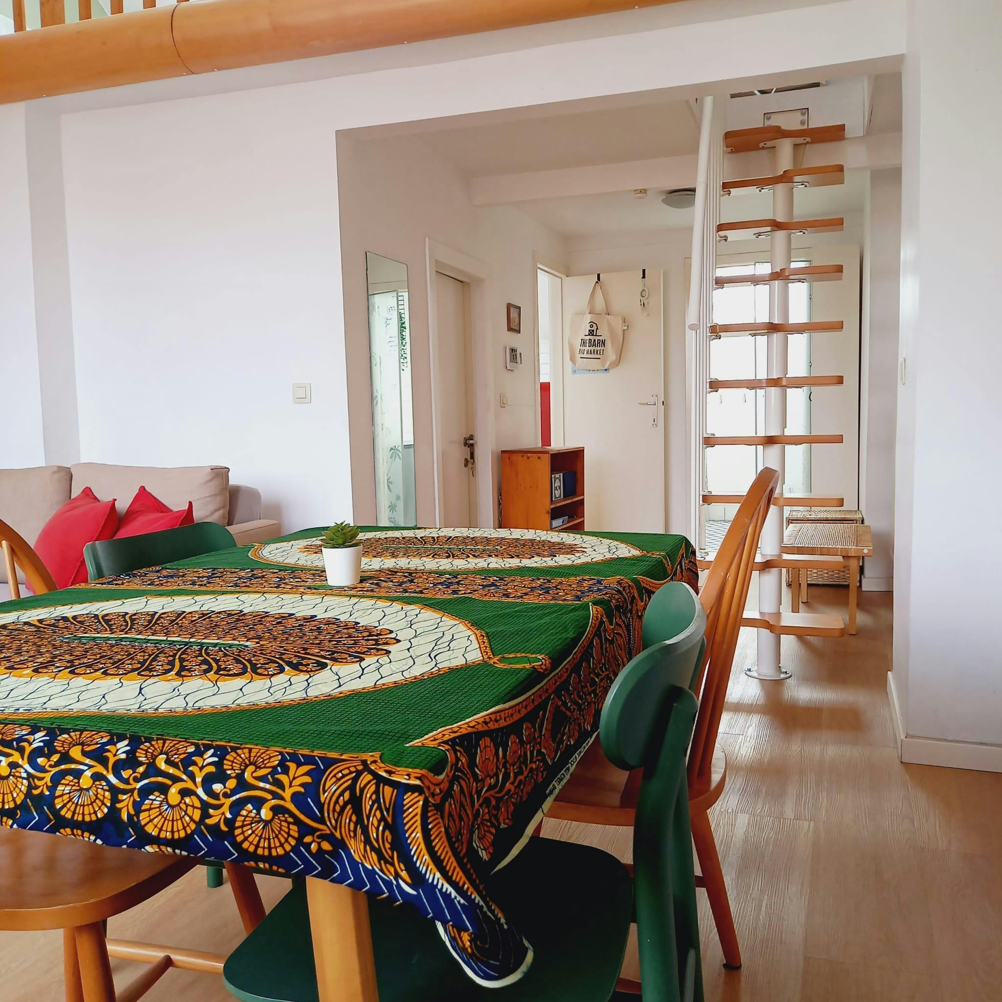 Appartement te huur voor € 1.250 per maand in Schaerbeek, Chaussée de Helmet