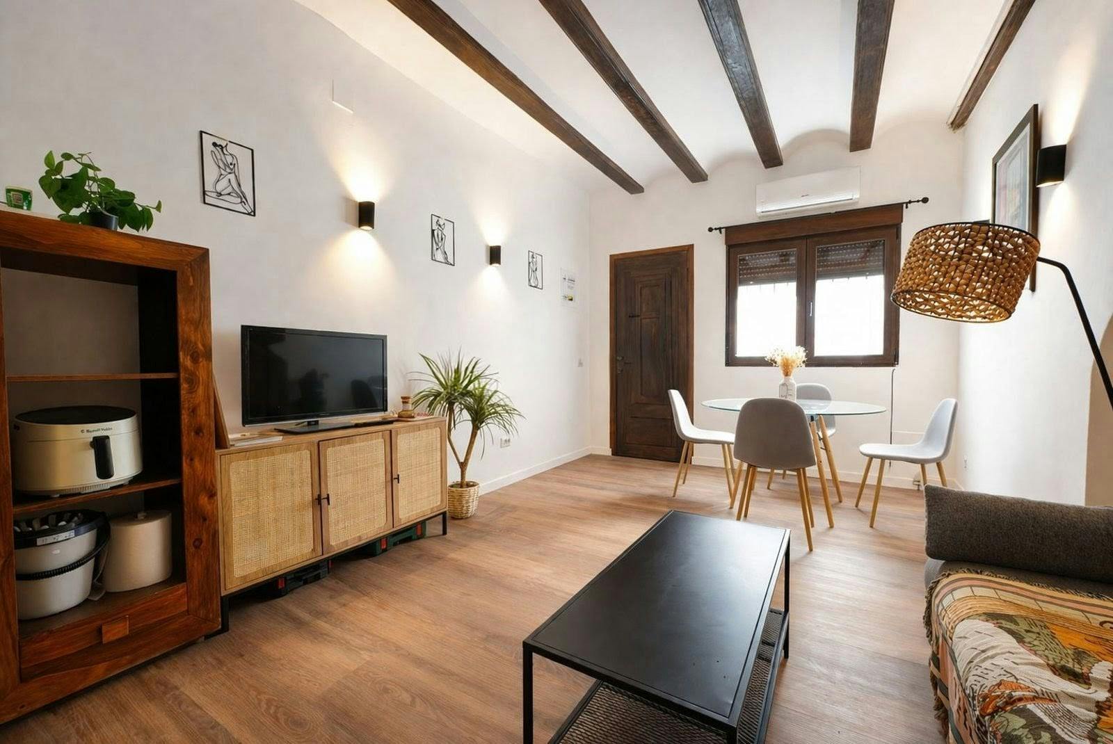 1-Bedroom Apartment in Carrer de la Reina, Valencia (1733915) ROOM 2