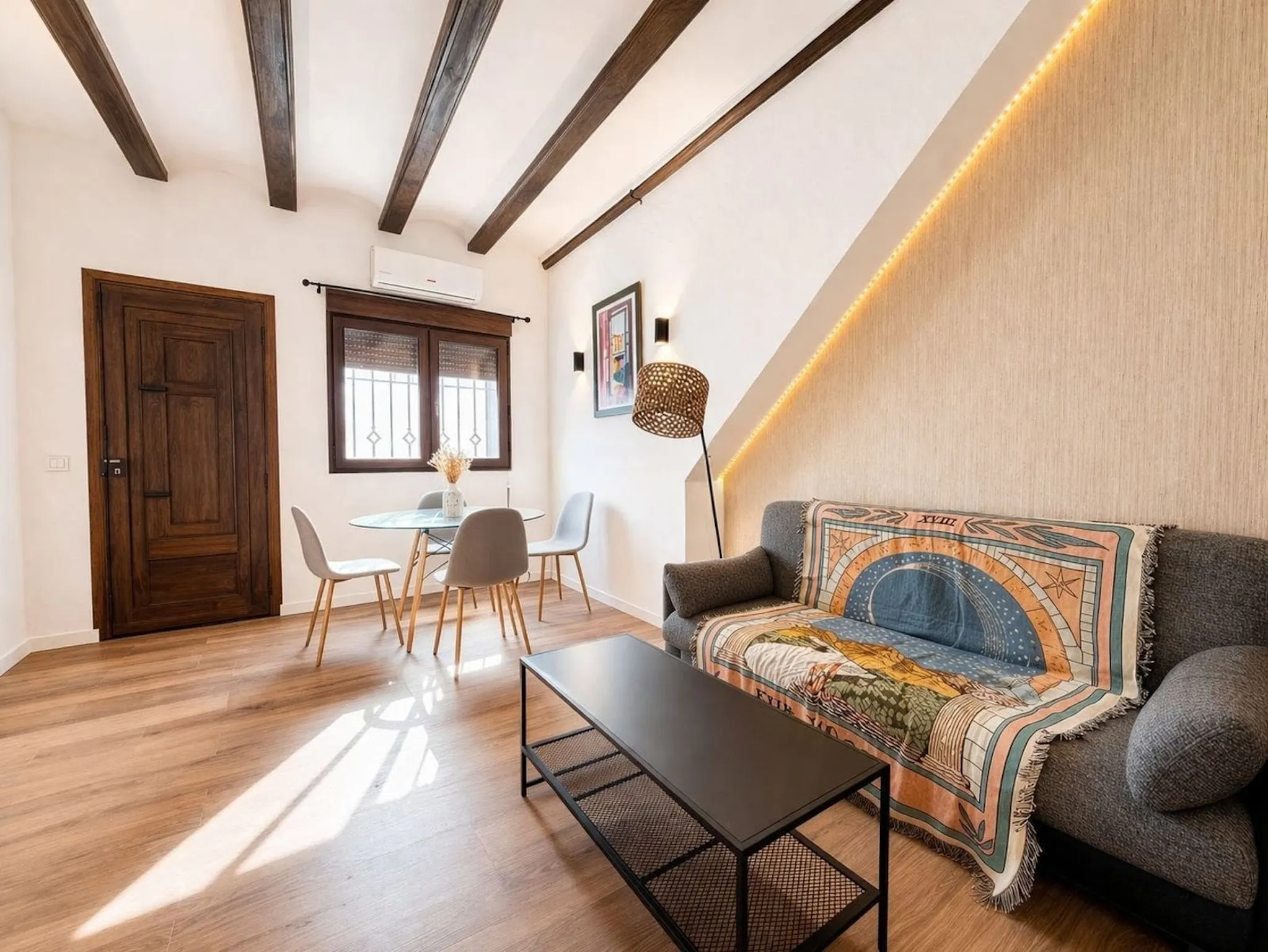 Carrer de la Reina, Valencia preview