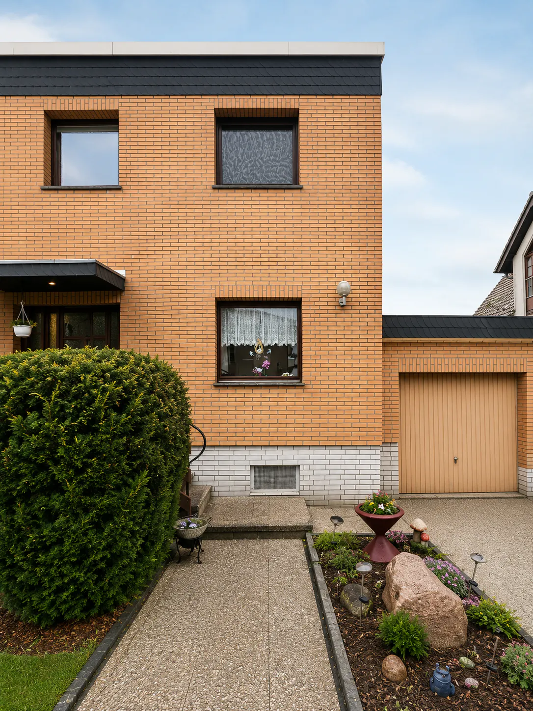 3-Bedroom House in Herscheider Weg, Berlin (1733938) ROOM 2