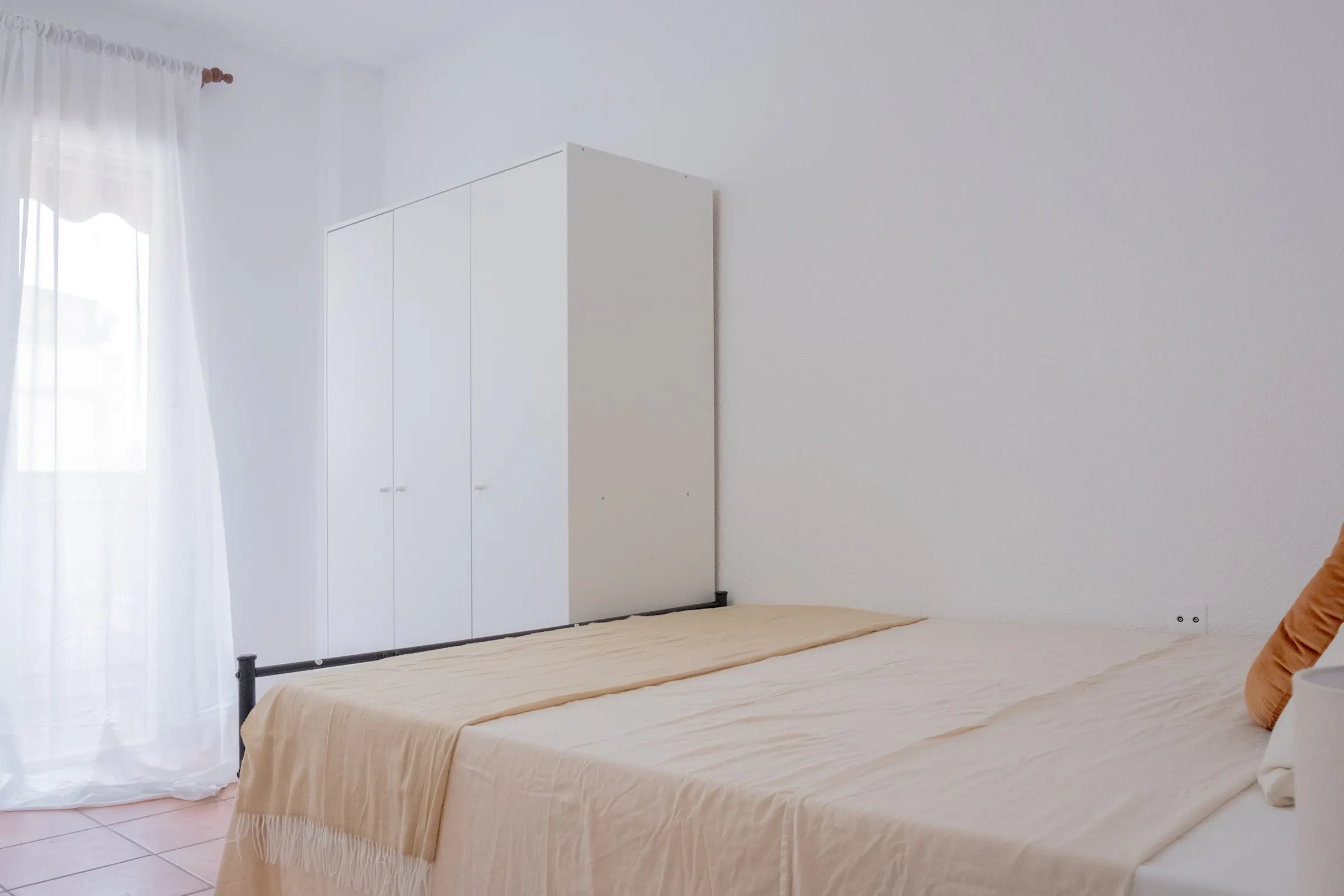 Private room in Calle Barcelona, Alicante (1733947) ROOM 2